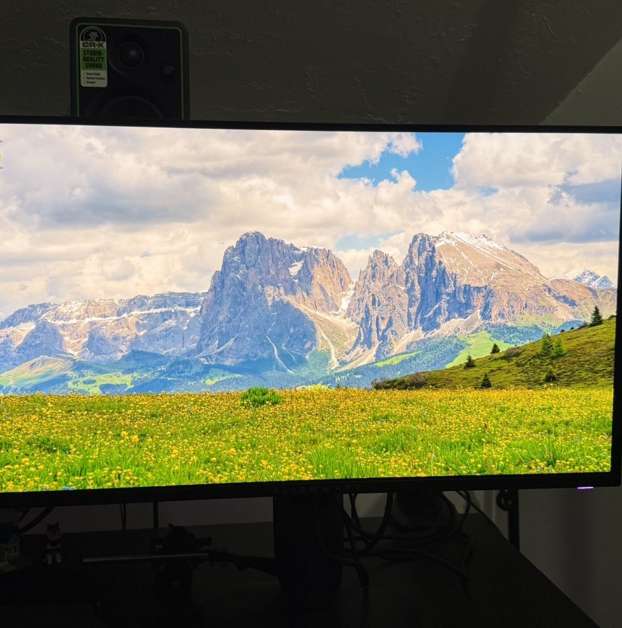 NEW Alienware - AW2725Q 27" QD-OLED 4K UHD 240Hz 0.03-ms FreeSync and G-SYNC