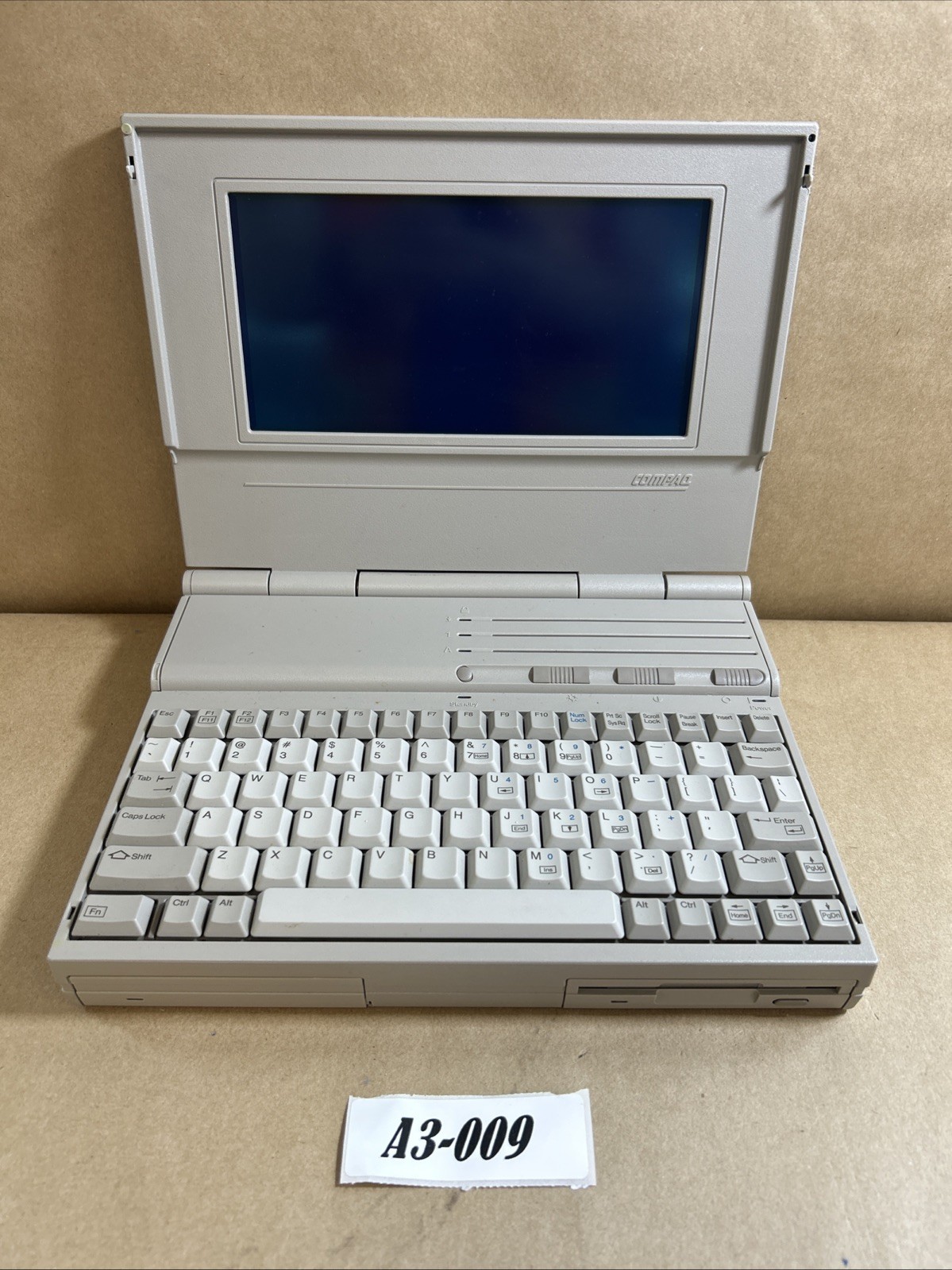 Compaq LTE 286 Vintage Laptop Computer No Power Supply Parts Repair untested