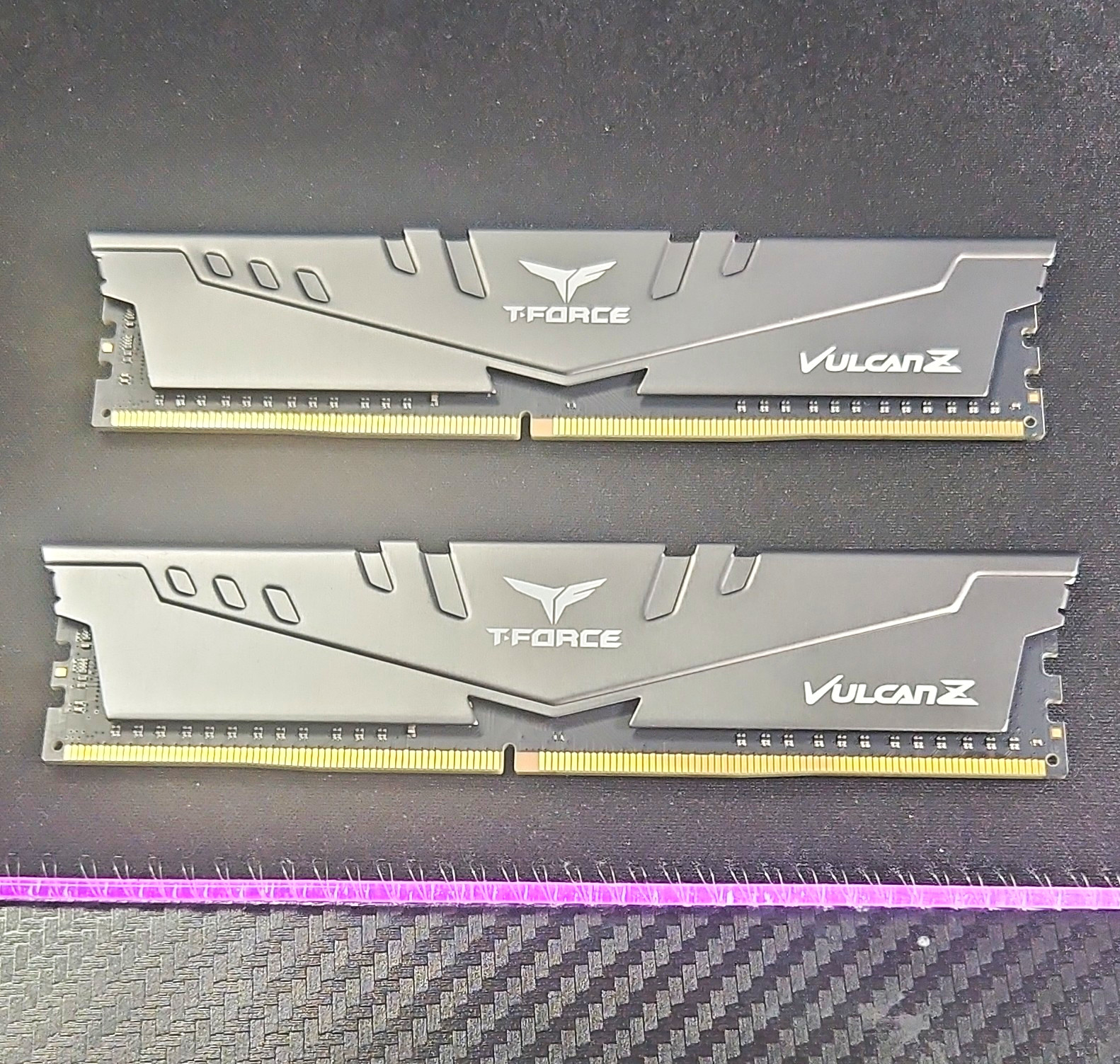 TEAMGROUP T-Force Vulcan Z 16GB (2x8GB) DDR4-3200 DIMM Unbuffered RAM