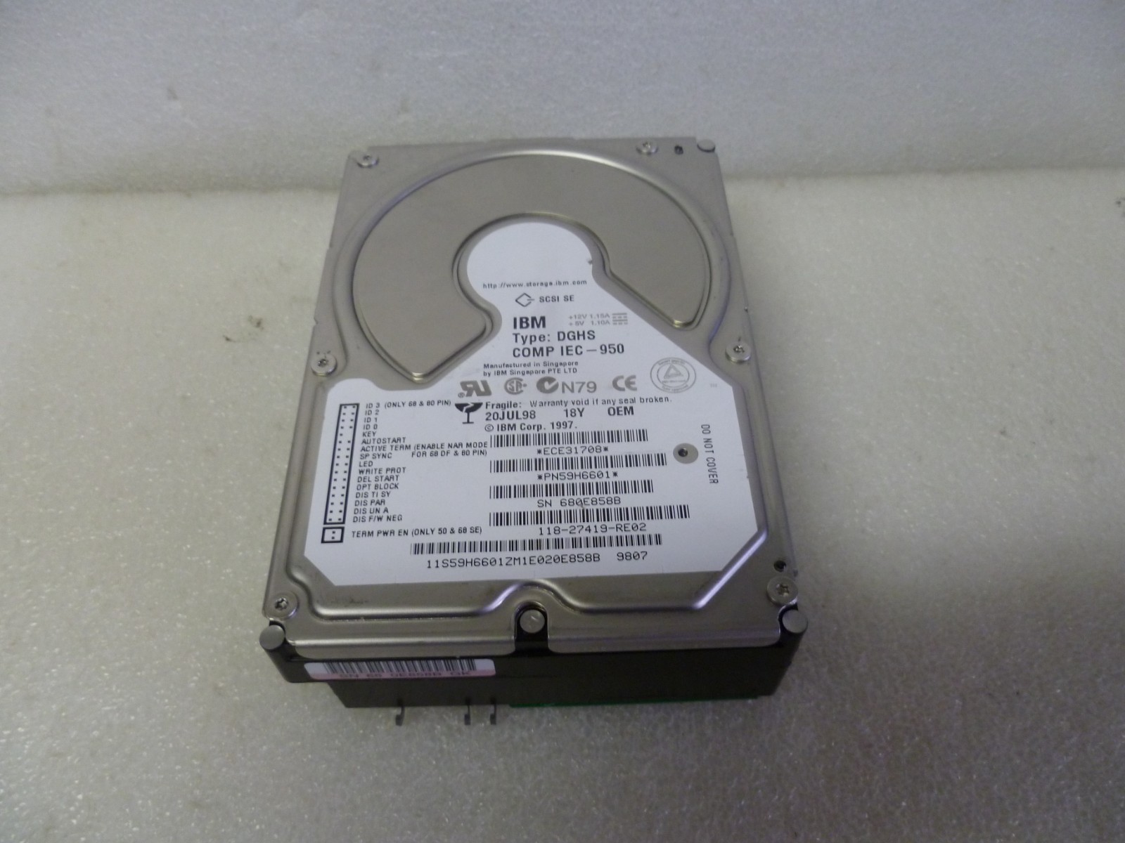 IBM DGHS 18Y ECE31708 18.2GB Ultra SCSI 80 Pin HARD DRIVE P/N:59H6601 1997