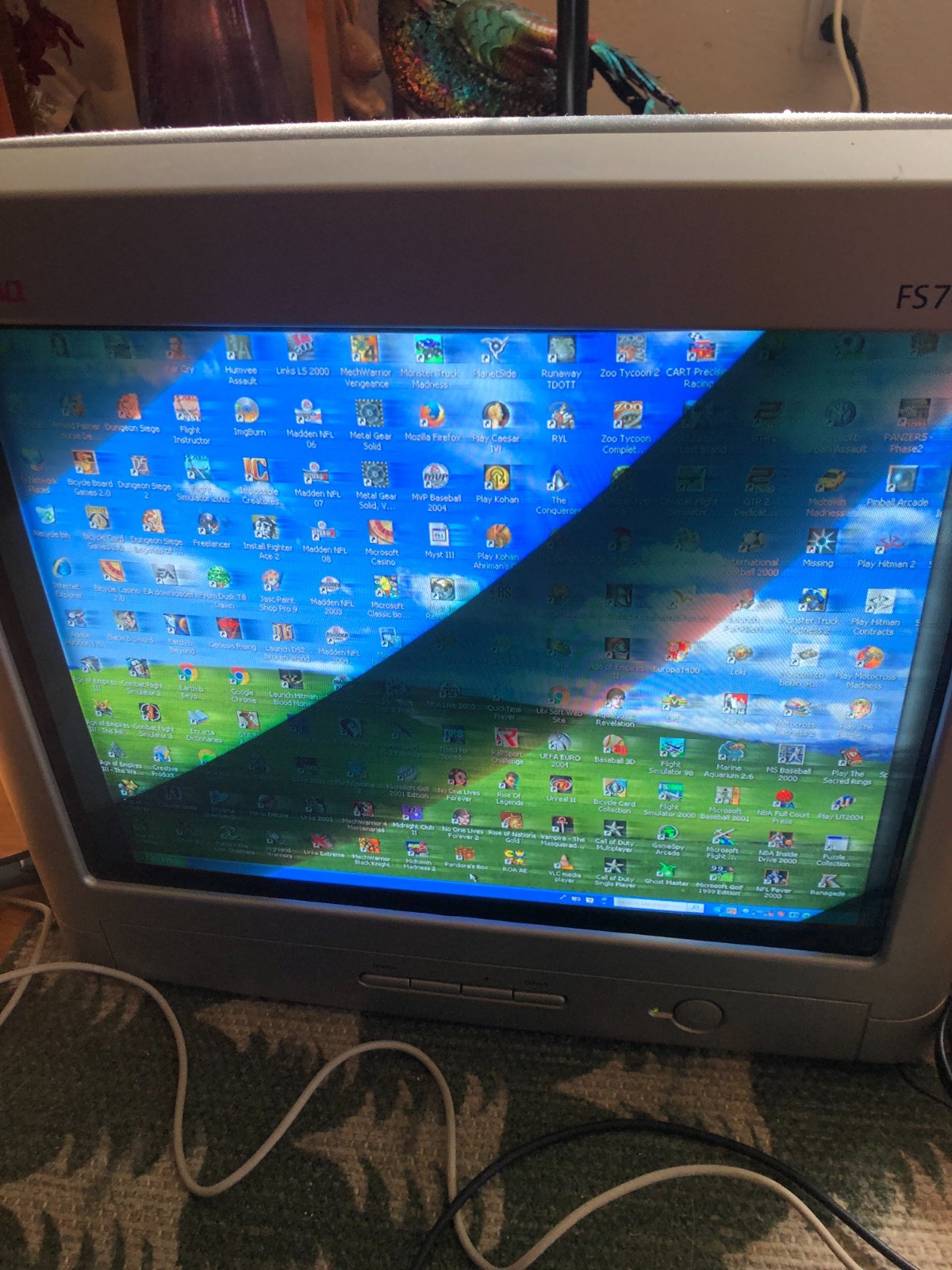 Compaq Presario SR1630NX Athlon 64 1GB RAM 320GB HDD SB Audigy Win XP Pro Wi-Fi
