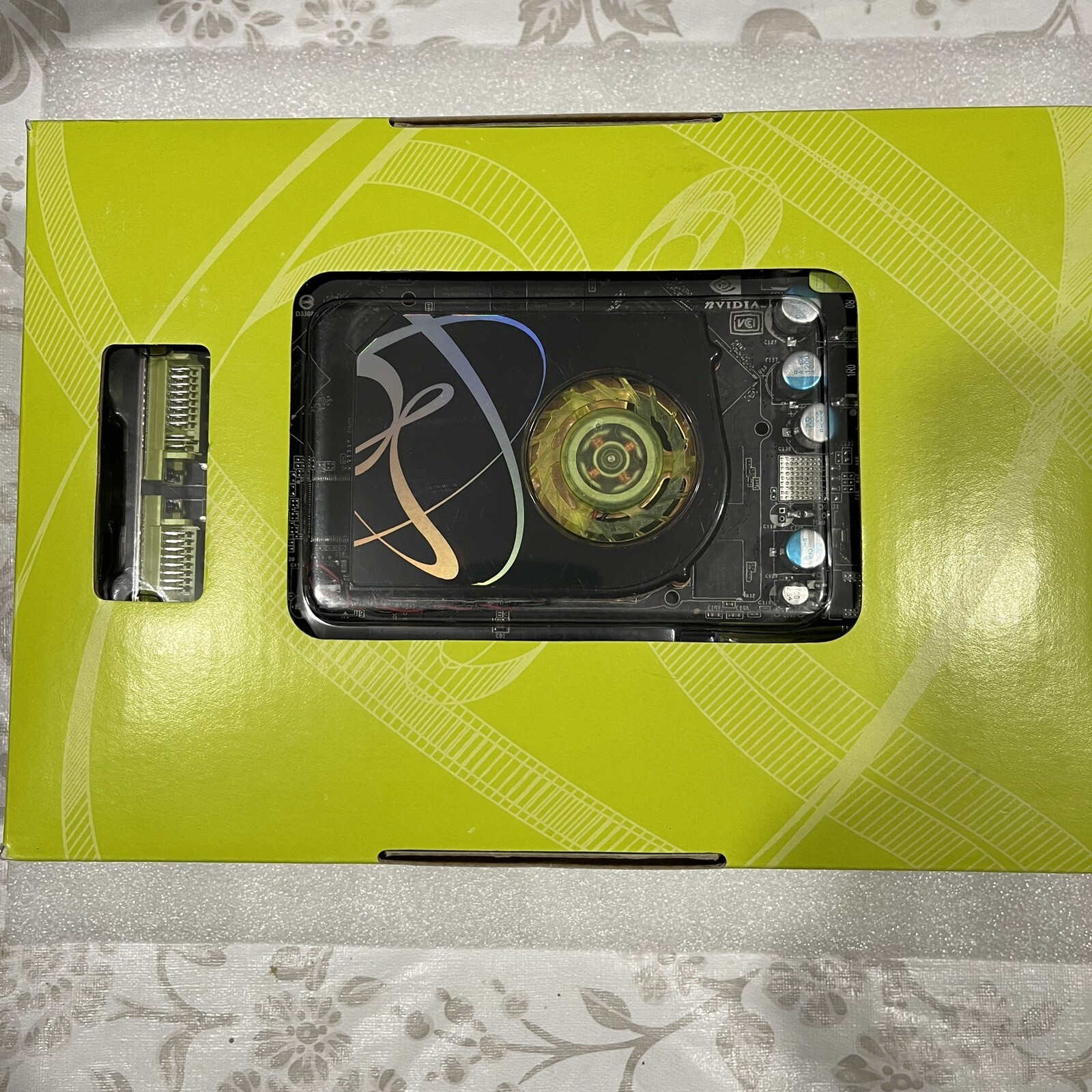 NEW XFX 7950GT 512MB DDR3 PCI-E Dual DVI Video Card PV-T71J-YPE7
