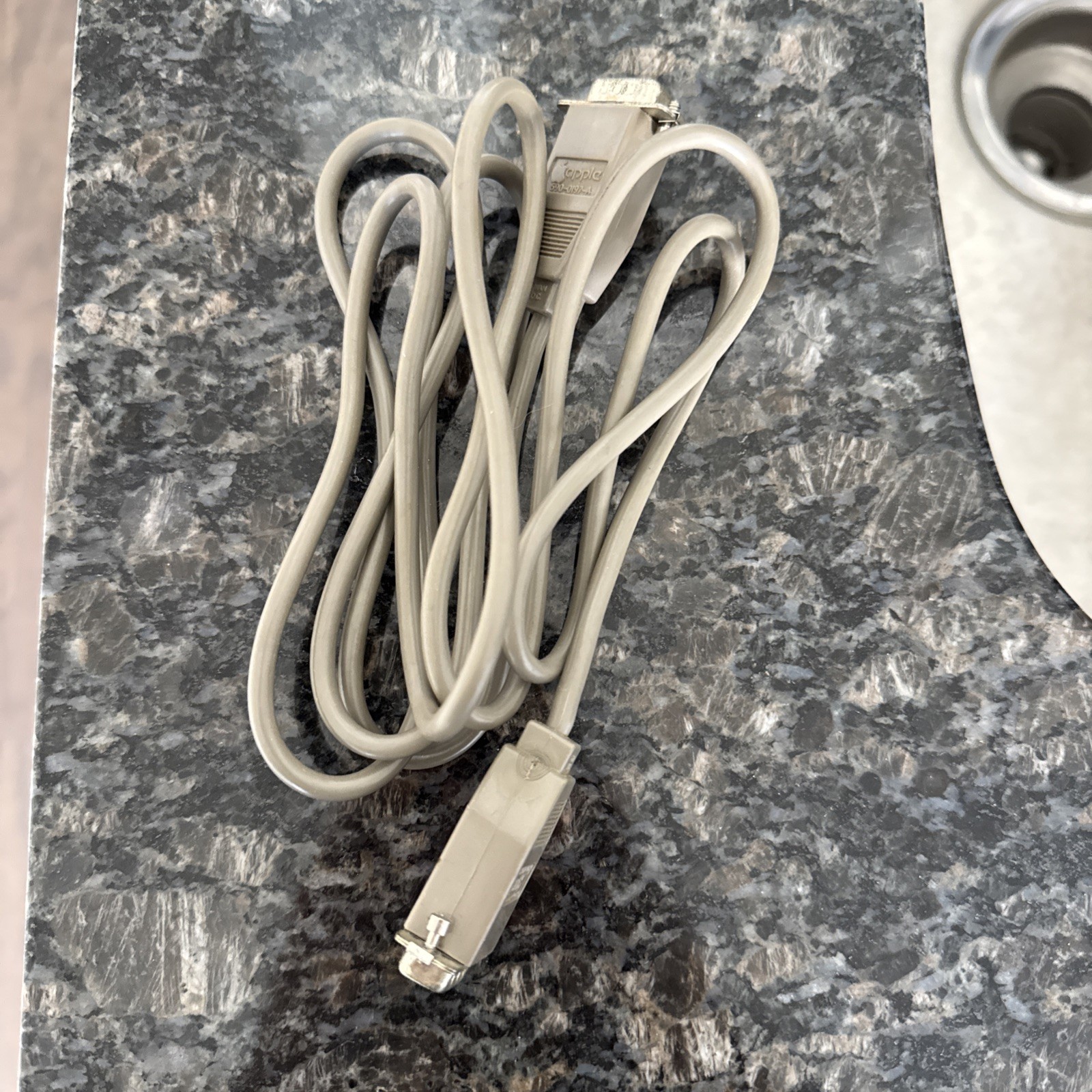 Vintage Apple 590-0197-A Cable