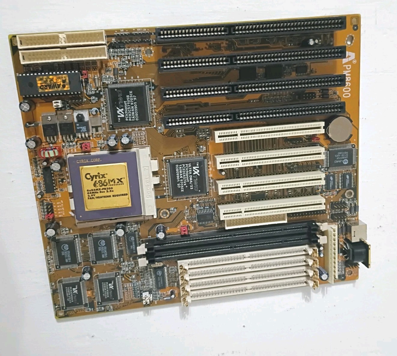 Elpina PM8600 Socket 7 Motherboard w/ Cyrix 6x86MX PR200 – ISA/PCI