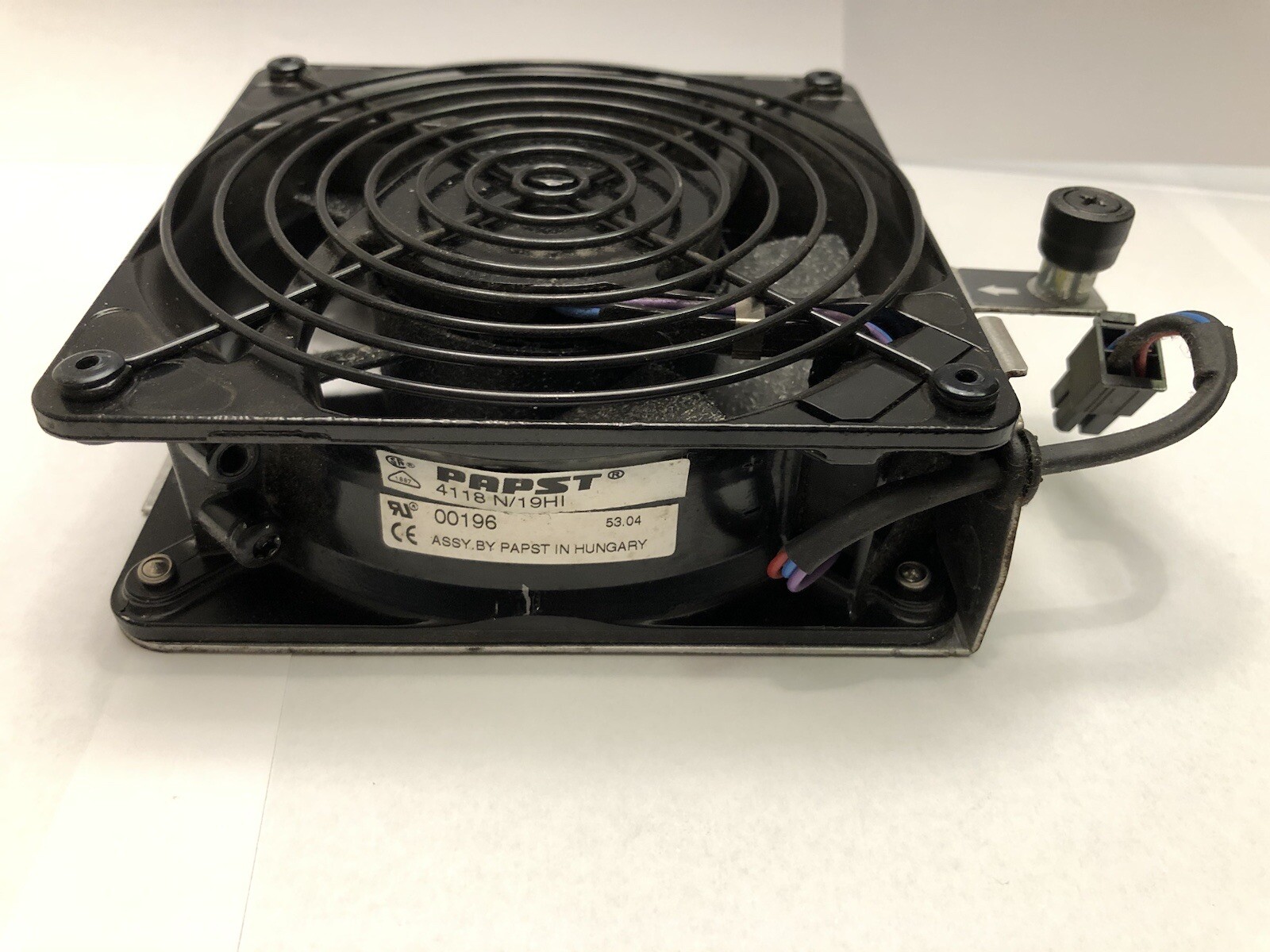 PAPST MUFFIN FAN 4118 N/19HI 00196 SERVER COOLING W/ Plug & Housing