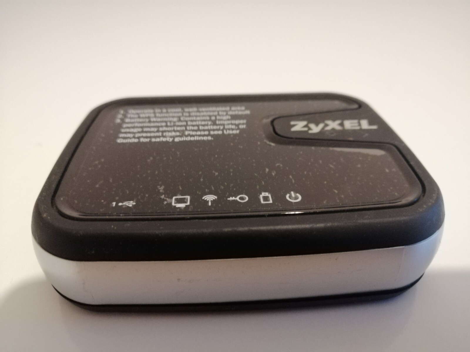 ZyXEL MWR211 802.11n Battery Powered Mobile Wireless Router, 3G ready