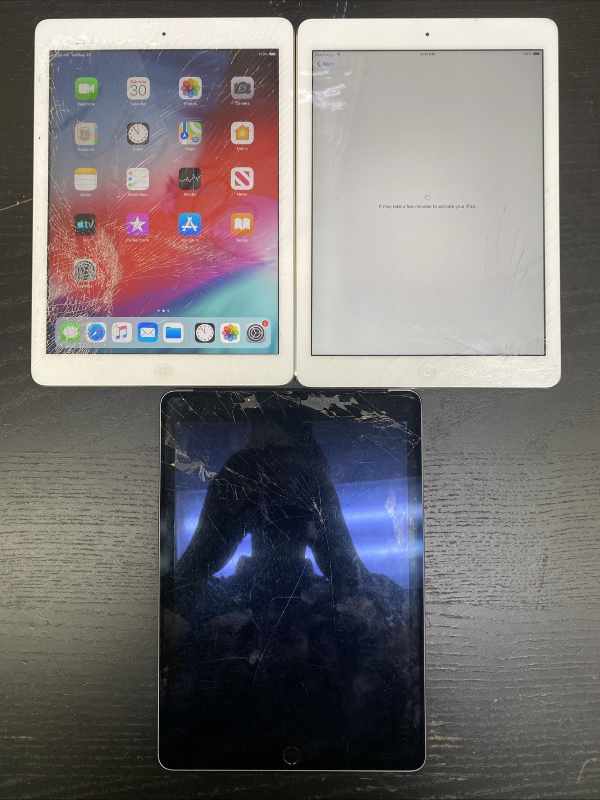 Lot Of 3 Apple iPad Air 1st / 2nd Gen 16GB Unlocked A1475 Bundle *cracked H88