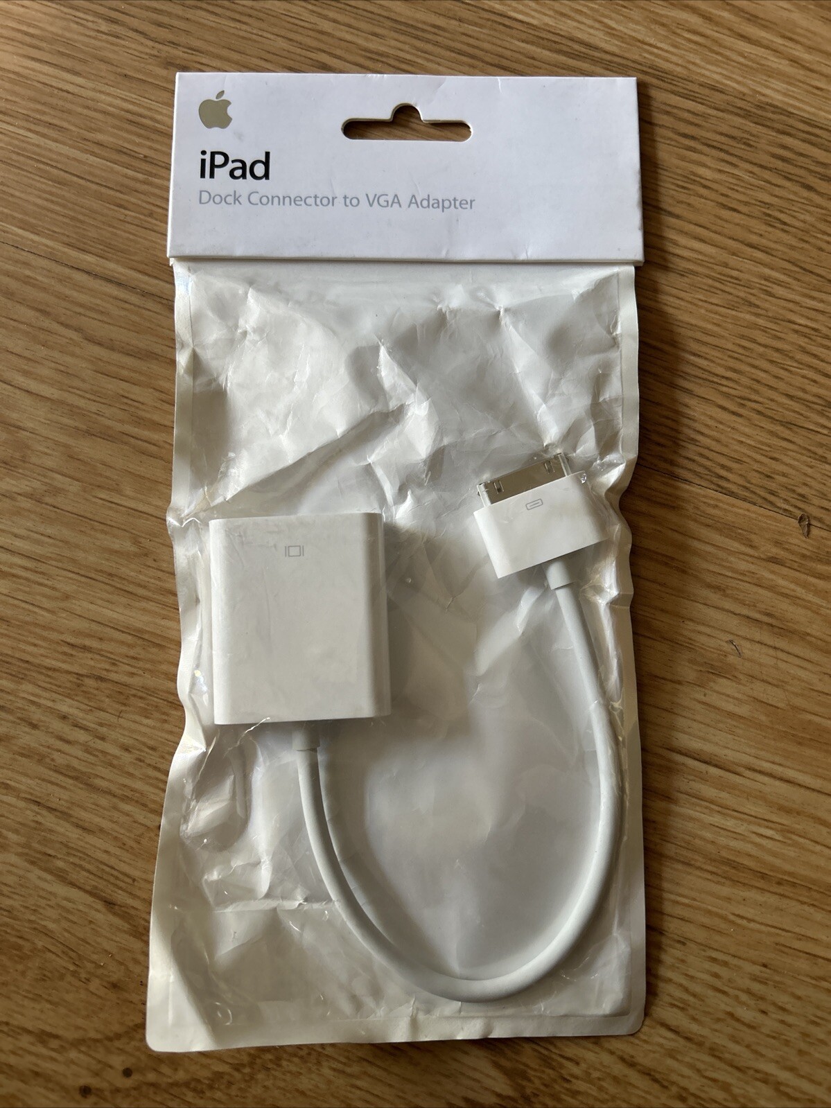 GENUINE Apple A1368 iPad Dock Connector to VGA Adapter. NEW.