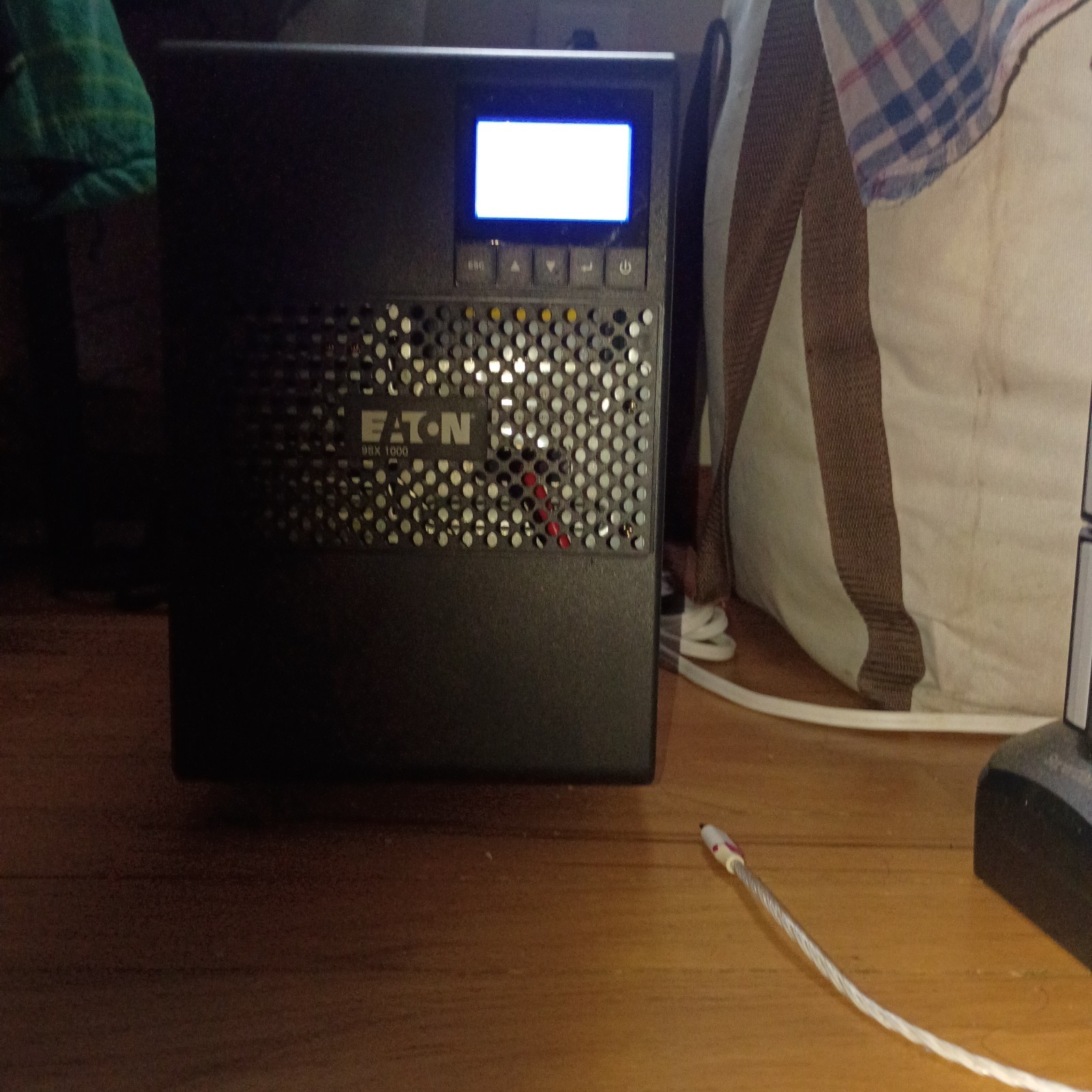 Eaton 9SX1000G 1000 VA Eaton 9SX 208V Tower UPS