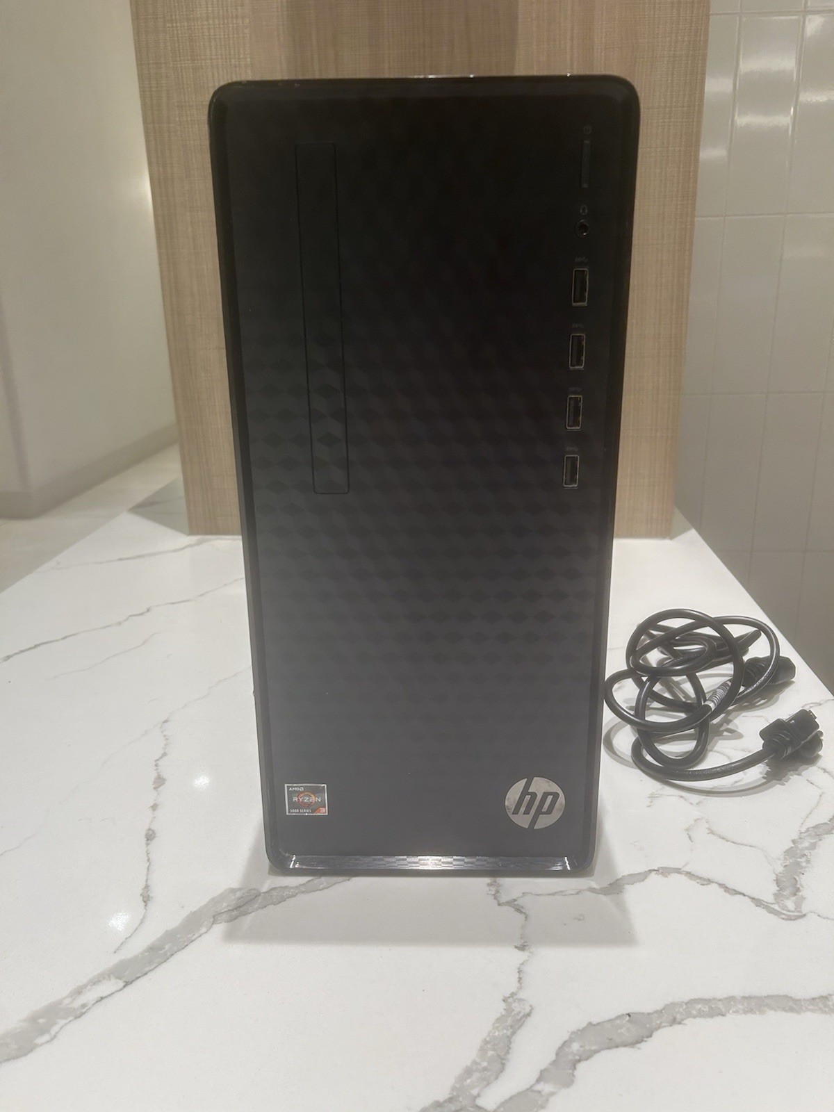 HP - Desktop - AMD Ryzen 3-Series - 8GB Memory - 256GB SSD—M01-F3214/577L8AA#ABA