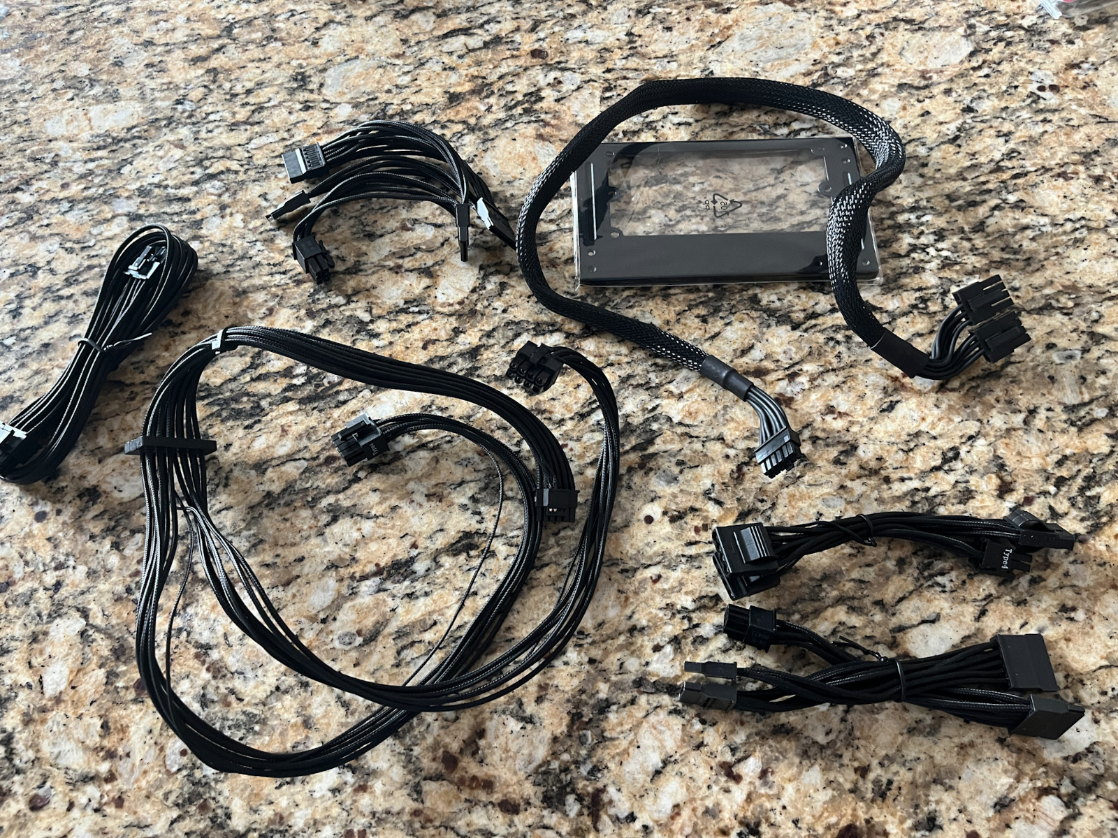 CORSAIR ITX Premium Sleeved Accessory Cables w/ 12VHPWR GPU cable up to 4070 Ti