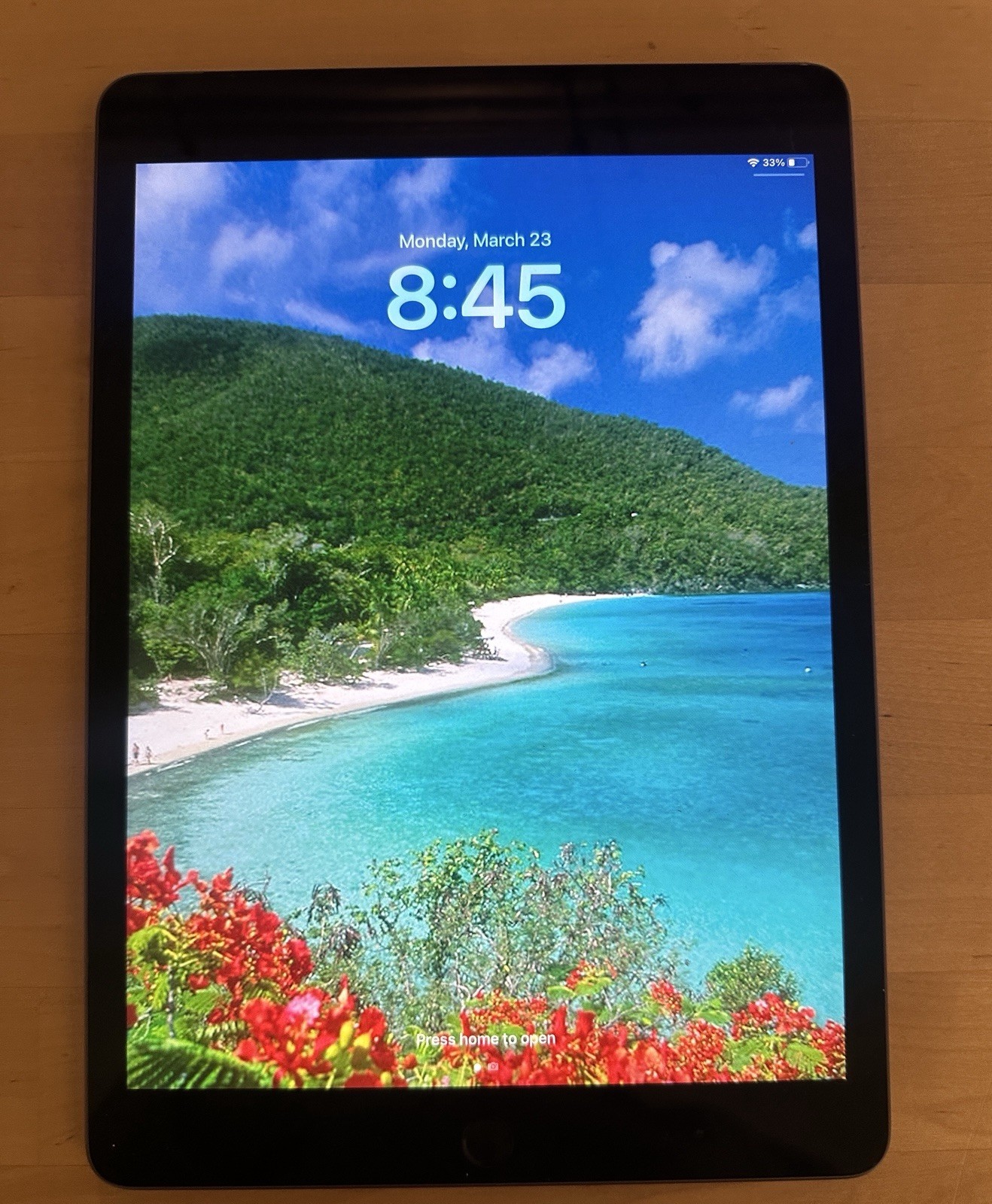Apple iPad 9th Gen 64GB WiFi Space Gray Excellent Condition