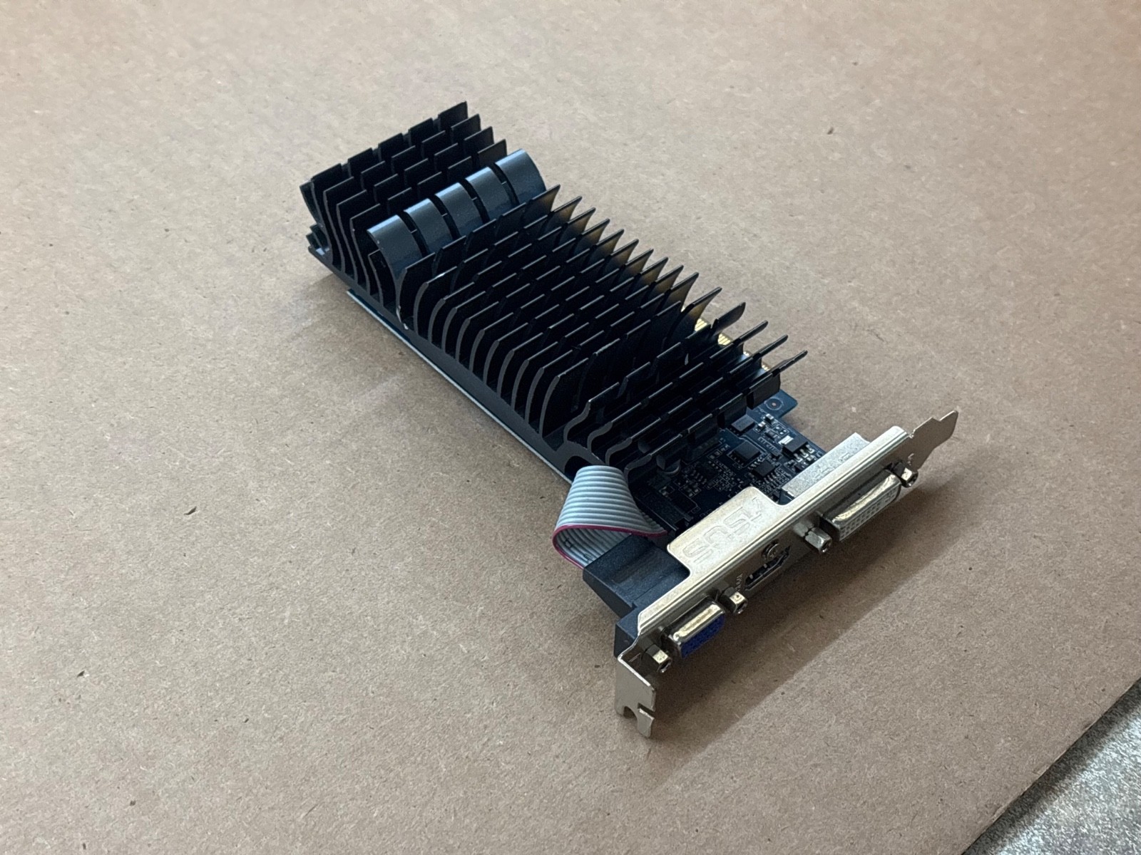 ASUS GeForce GT 610 (GT610-SL-1GD3-L) 1GB DDR3 SDRAM PCI Express Graphic Card