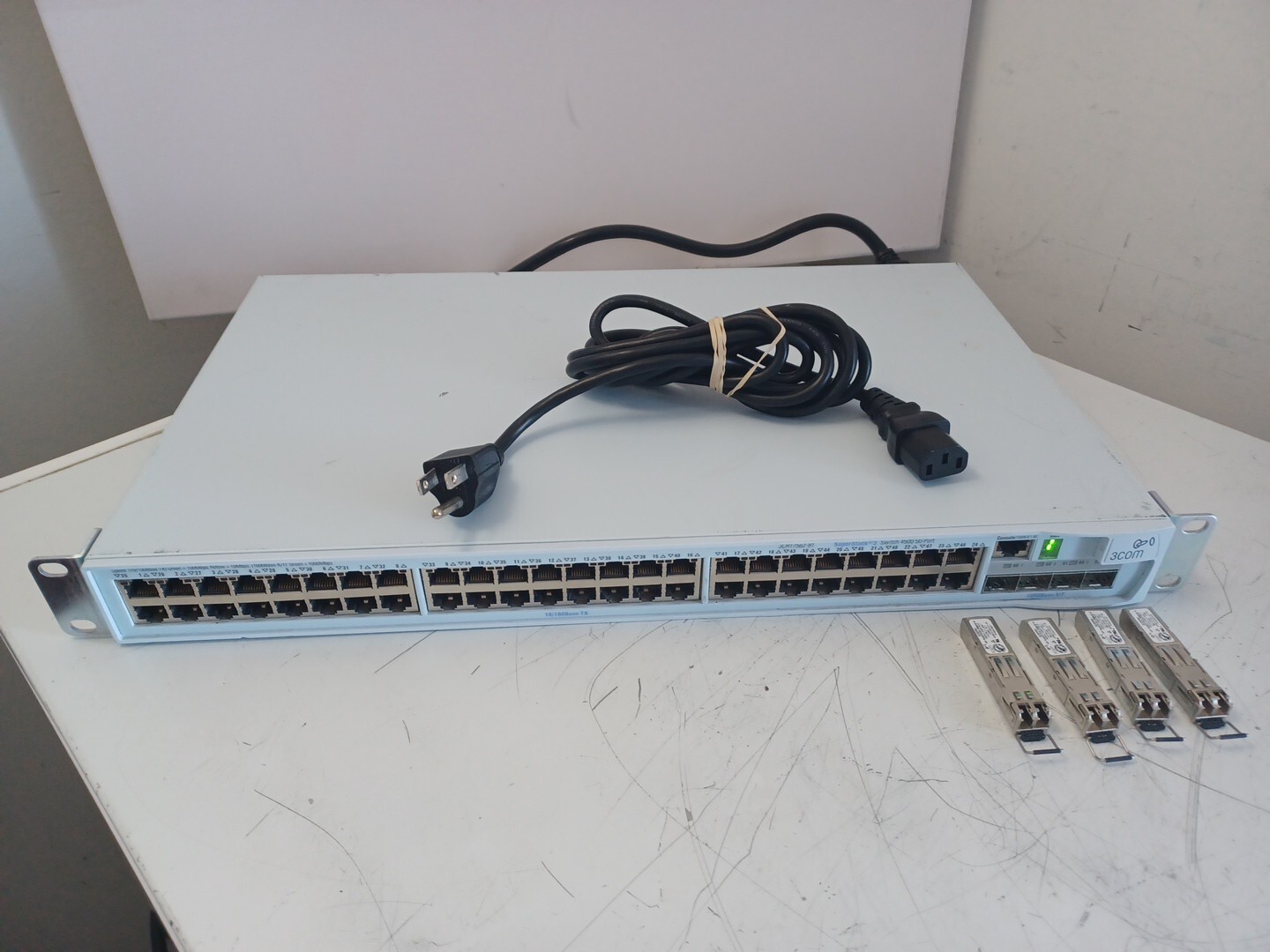 3COM Switch 4500 50 Port 10/100Base-TX 1000Base-X/T Model 3CR17562-91 Power Cord