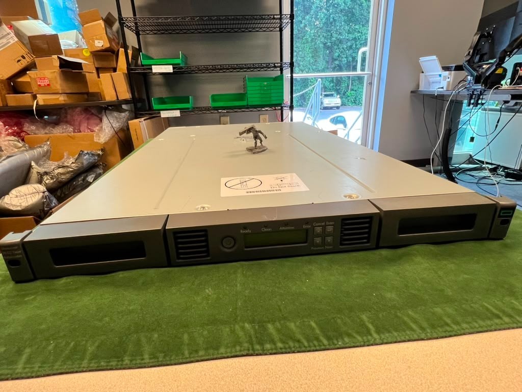 HPE N7P34A (435243-002) HPE STOREEVER MSL Autoloader (no Drive included)