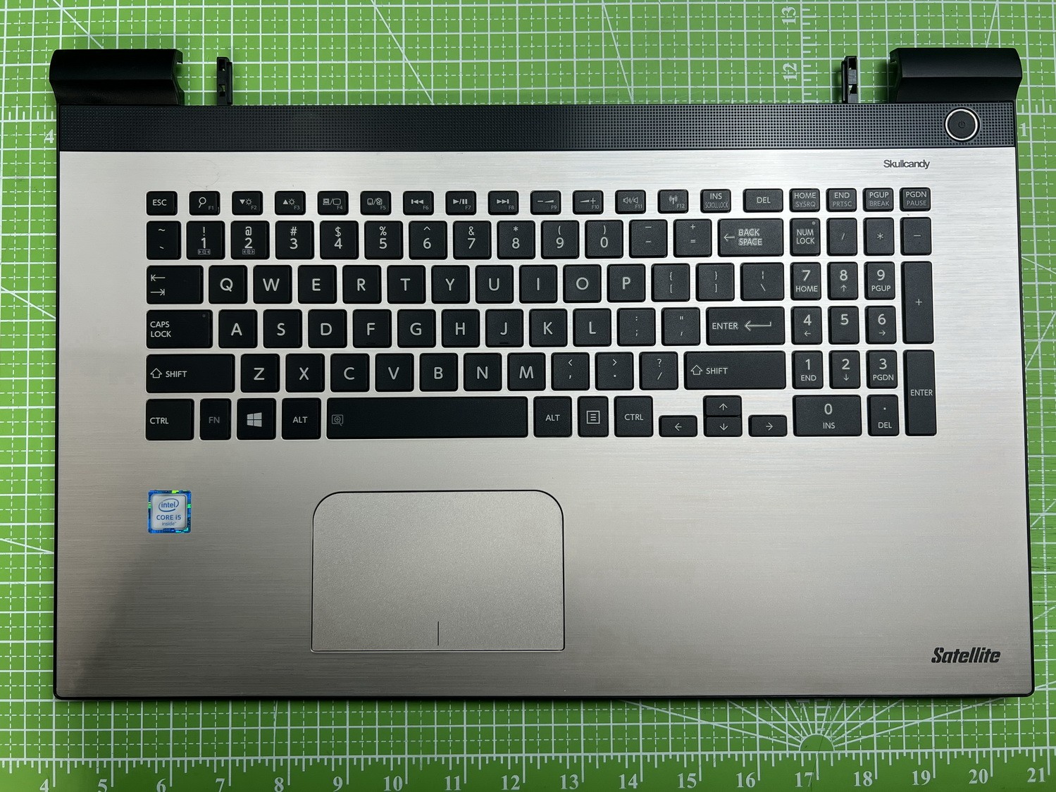 Toshiba Satellite L75-C Palmrest Touchpad Keyboard H000081840 H000081860 Grade A