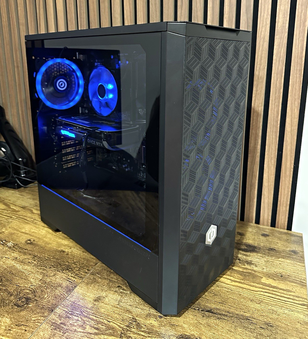 Gaming PC Ryzen 7 5700 RTX 4060 Ti 8GB 64GB RAM 2TB NVMe WiFi RGB