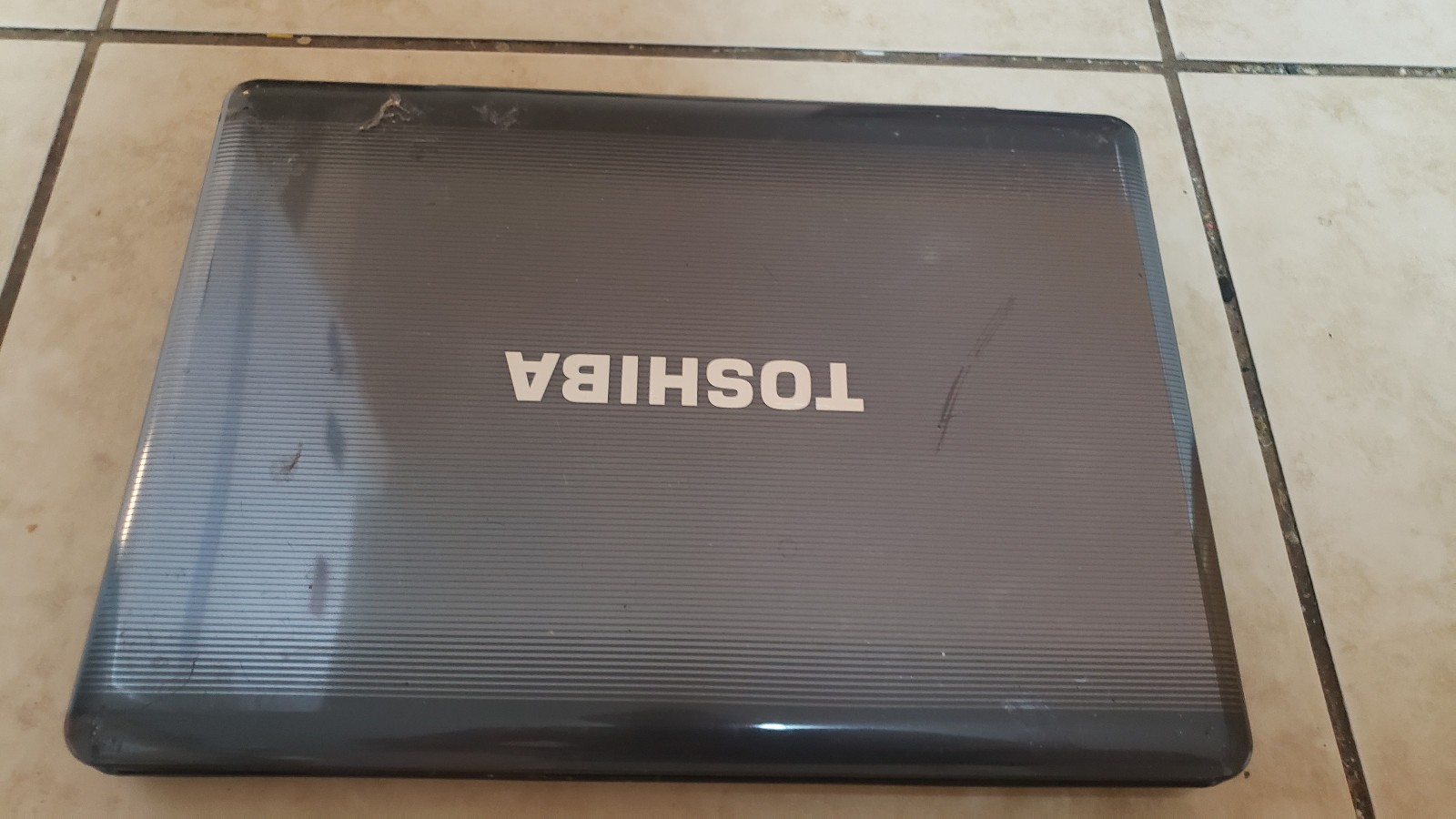Toshiba Satellite M305-S4910 Laptop UNTESTED AND AS IS FOR PARTS/REPAIR ONLY