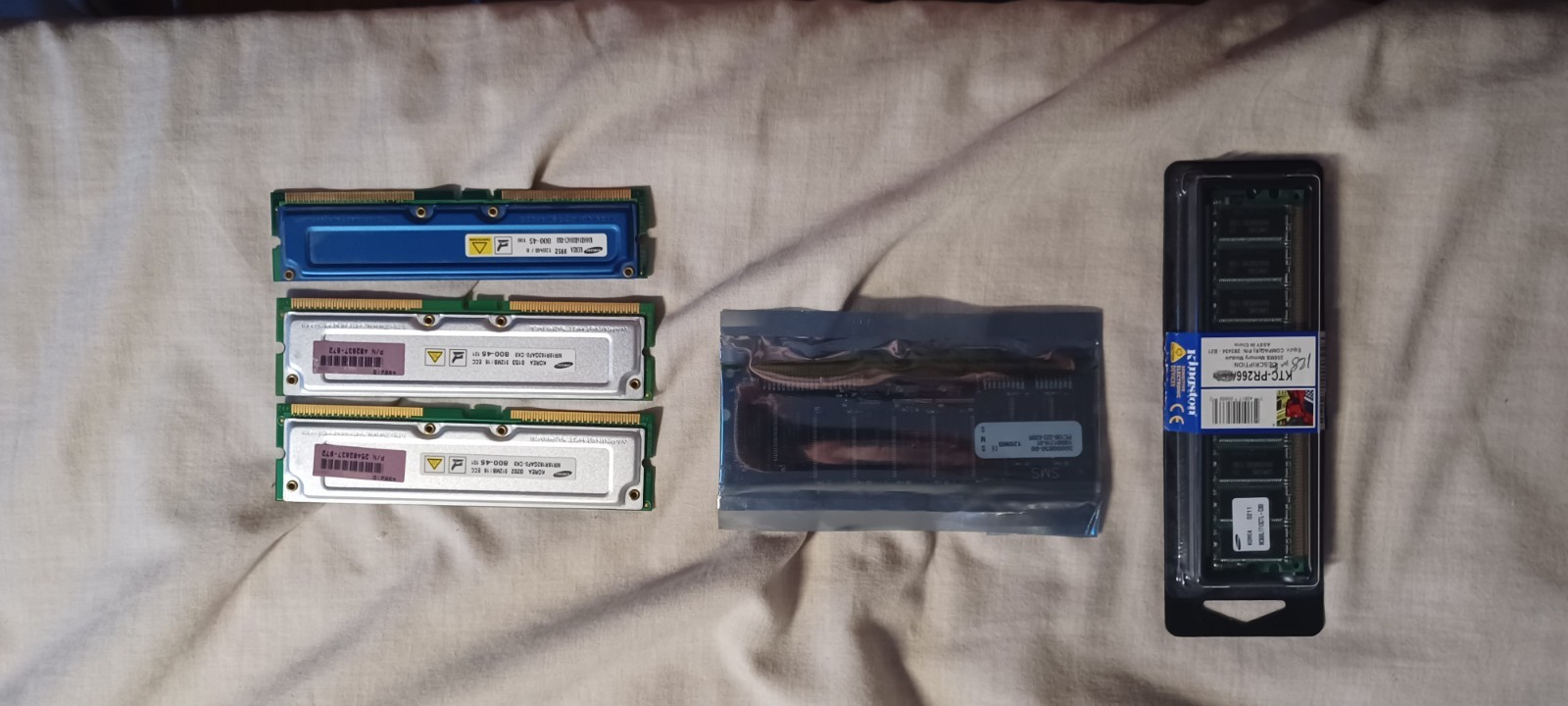 samsung RDRAM RIMM 1gb kit. 2x512mb and 3x128mb used