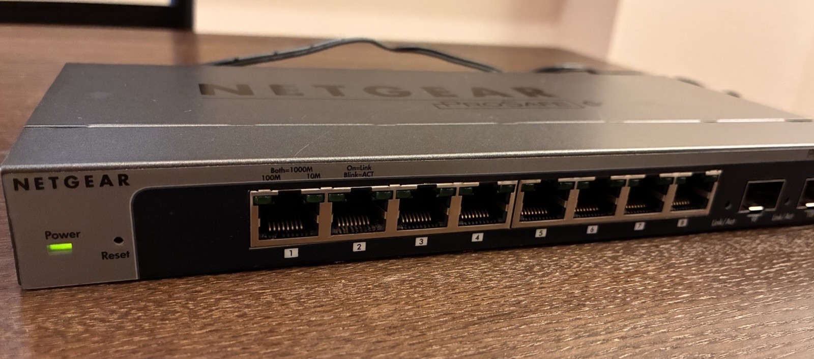 NETGEAR ProSafe GS110T 8-Port Gigabit Smart Managed Switch 2 SFP Uplinks