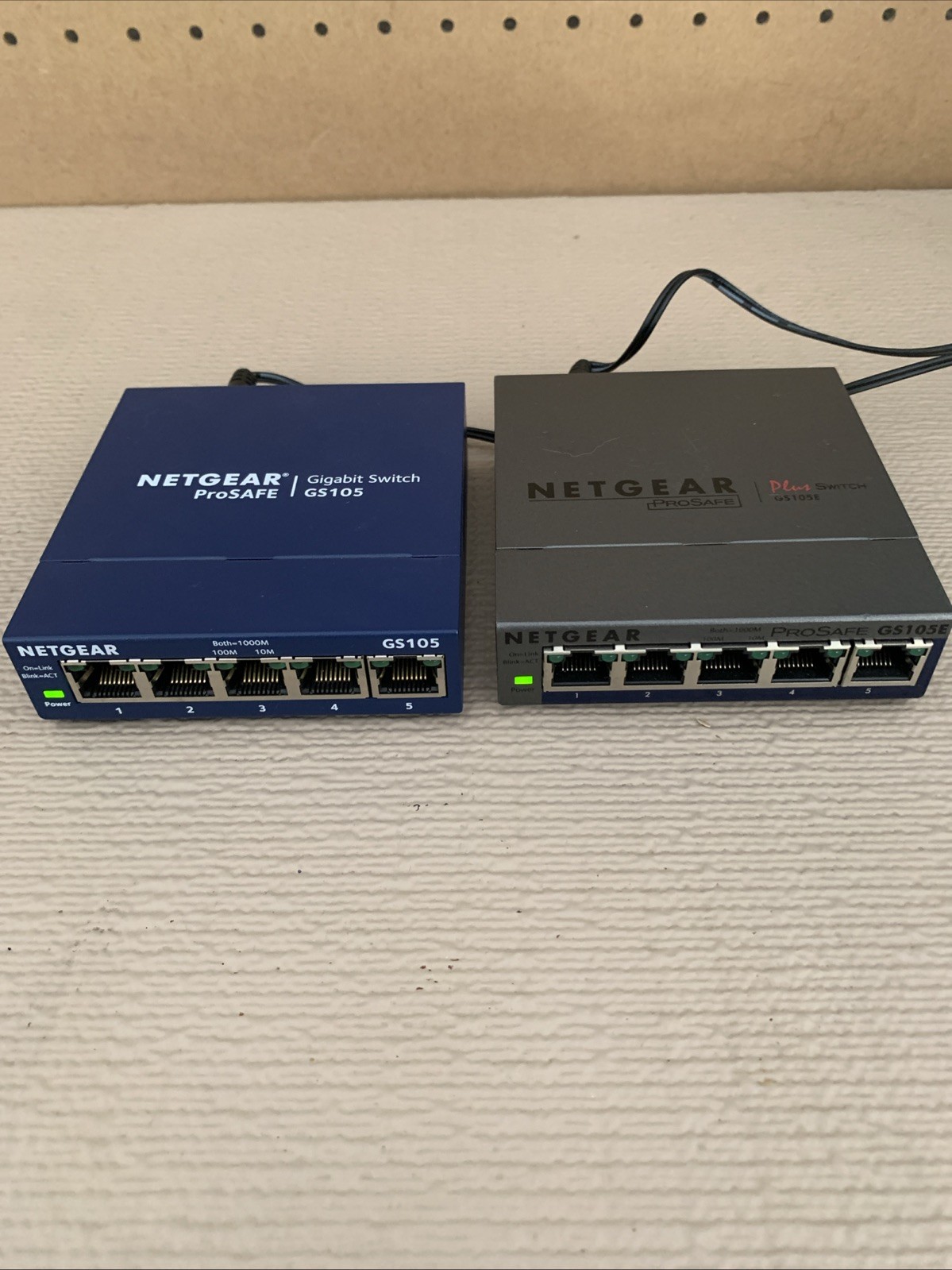 2 NetGear ProSafe Plus 1 GS105E 5-Ports External Ethernet Switch 1- GS105V5
