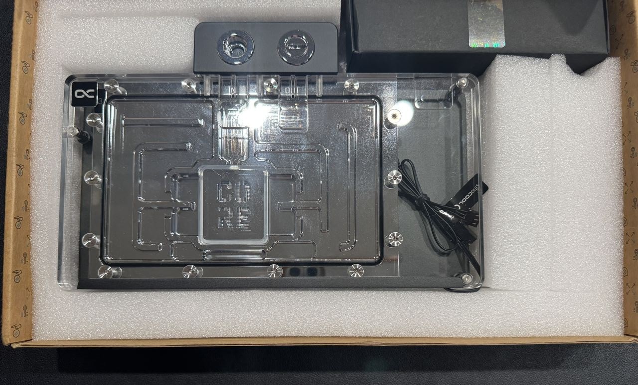Alphacool Core RTX 5090 Solid GPU Water Block + Backplate aRGB Zotac AMP