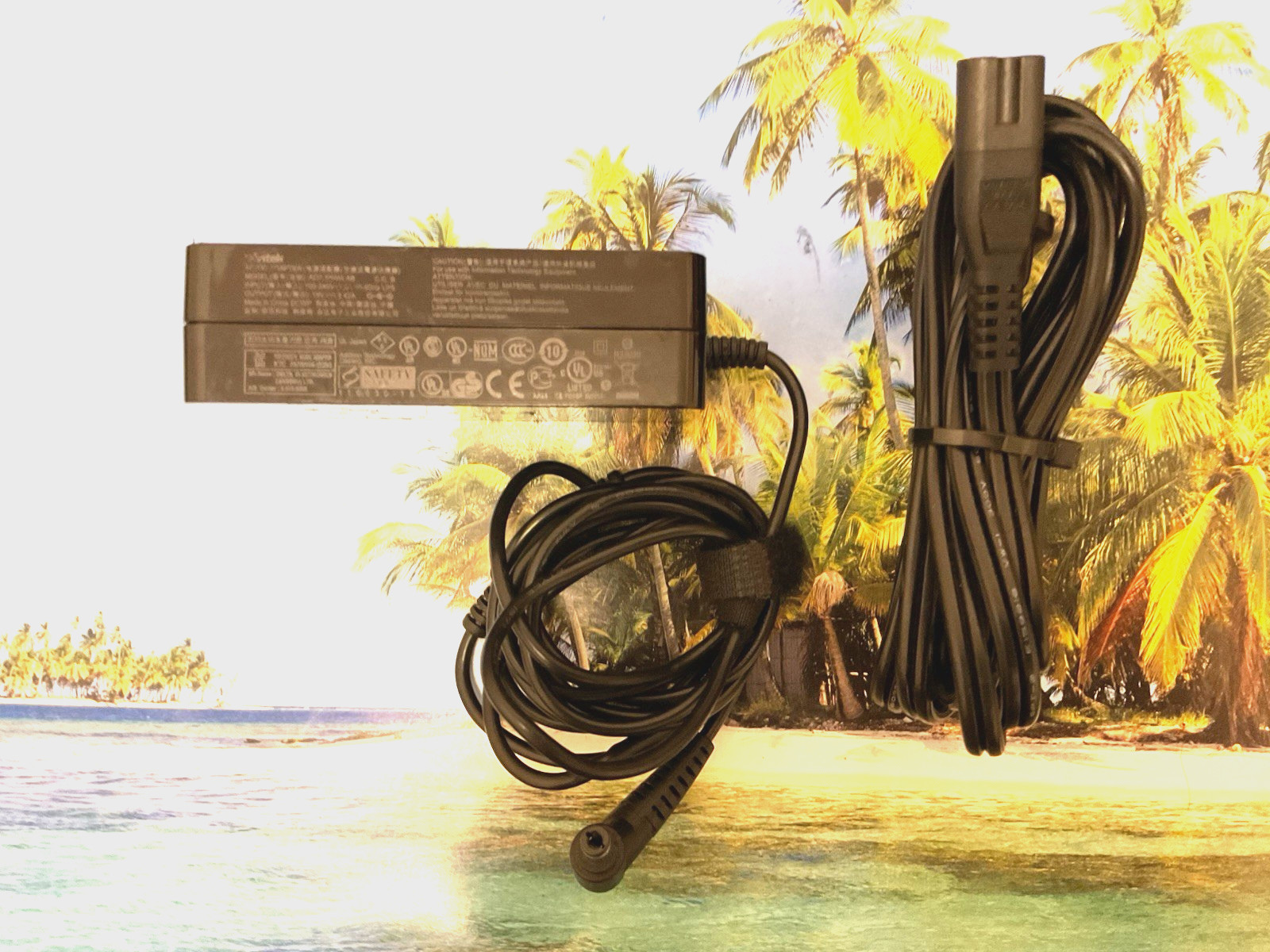 Delta Electronics ADP-65WH AC/DC Adapter 19V 3.42A - Tested and Working
