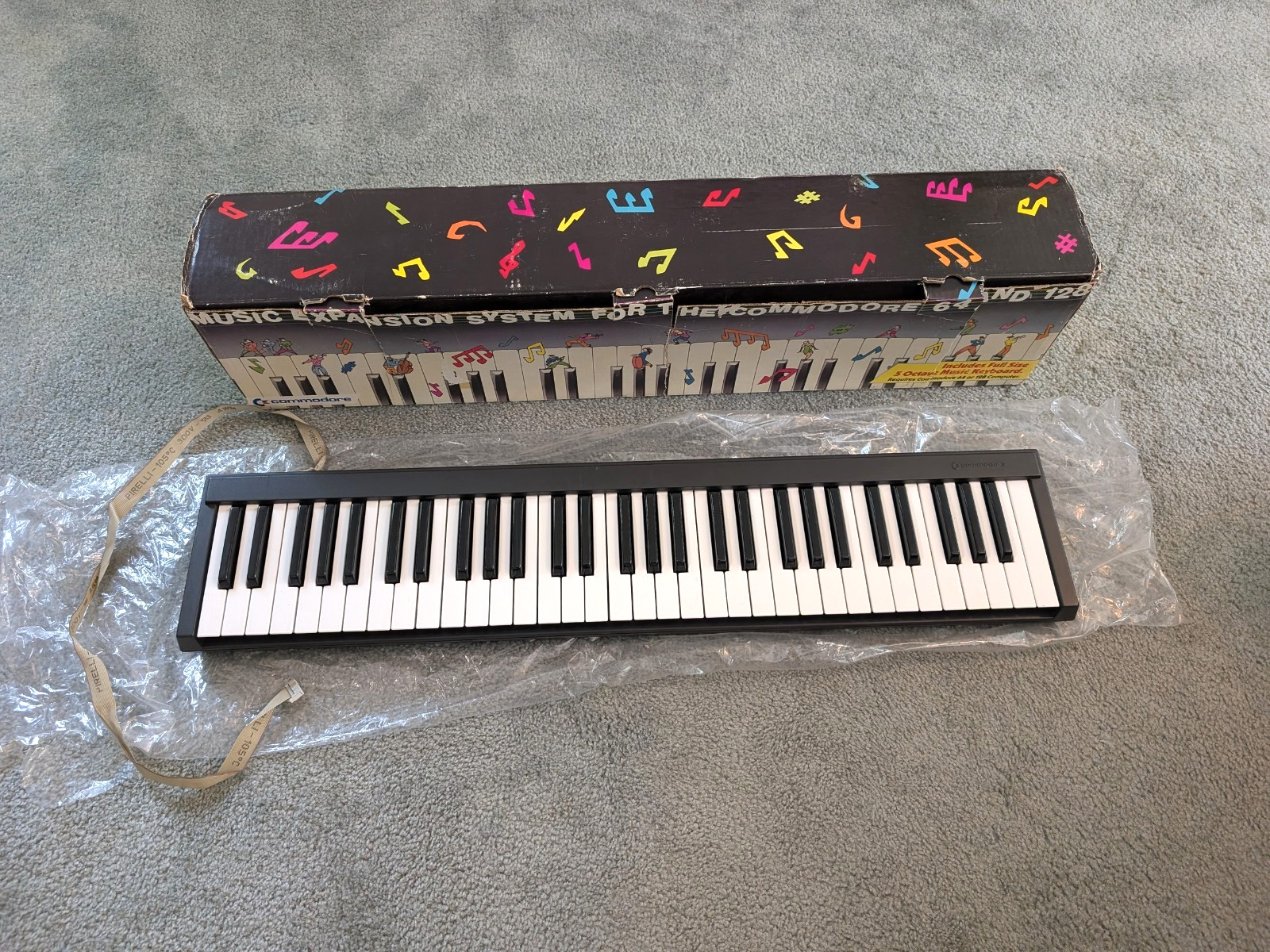Extremly Rare Vintage Commodore 64 128 Music Expansion System Piano Keyboard