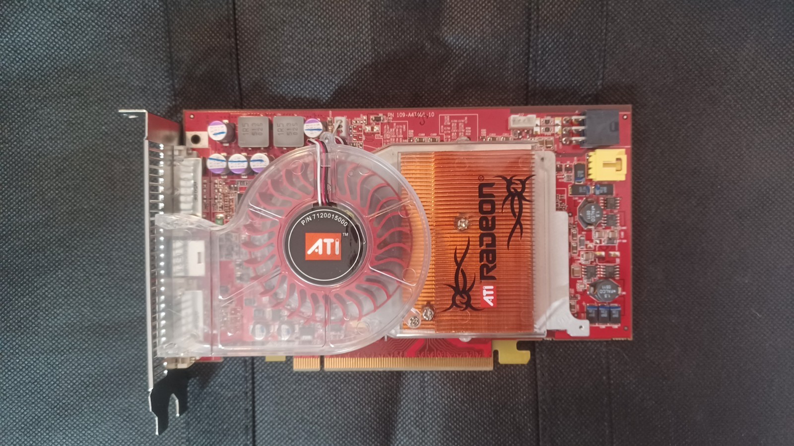 ATI Radeon X850 XT PE Platinum Edition Tested w/accessories & repasted