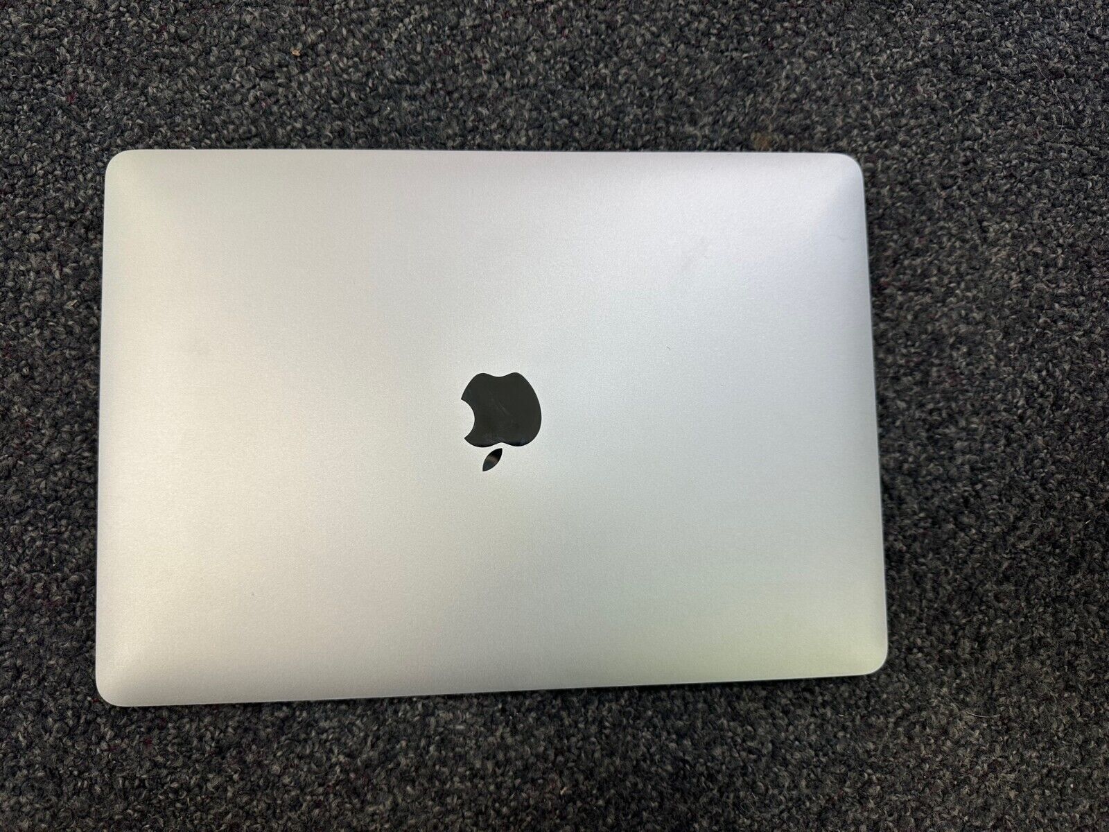 2018 Apple MacBook Air 13" - Core i5 1.6ghz - Service Battery, Track Pad Issue