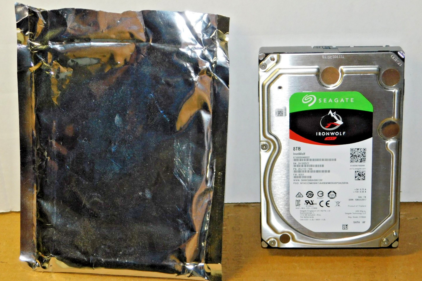 Seagate IronWolf 8Tb NAS HDD 3.5" SATA 6GB/S 7200 RPM 256MB Cache ST8000VN0022 2