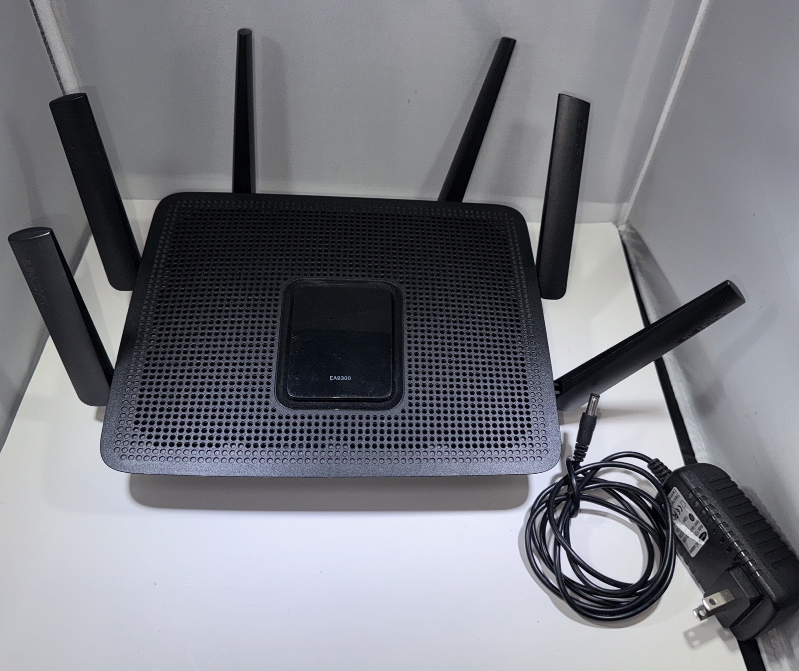 Linksys Max-Stream AC4000 Tri-Band Wi-Fi Router EA9300 w adapter TESTED