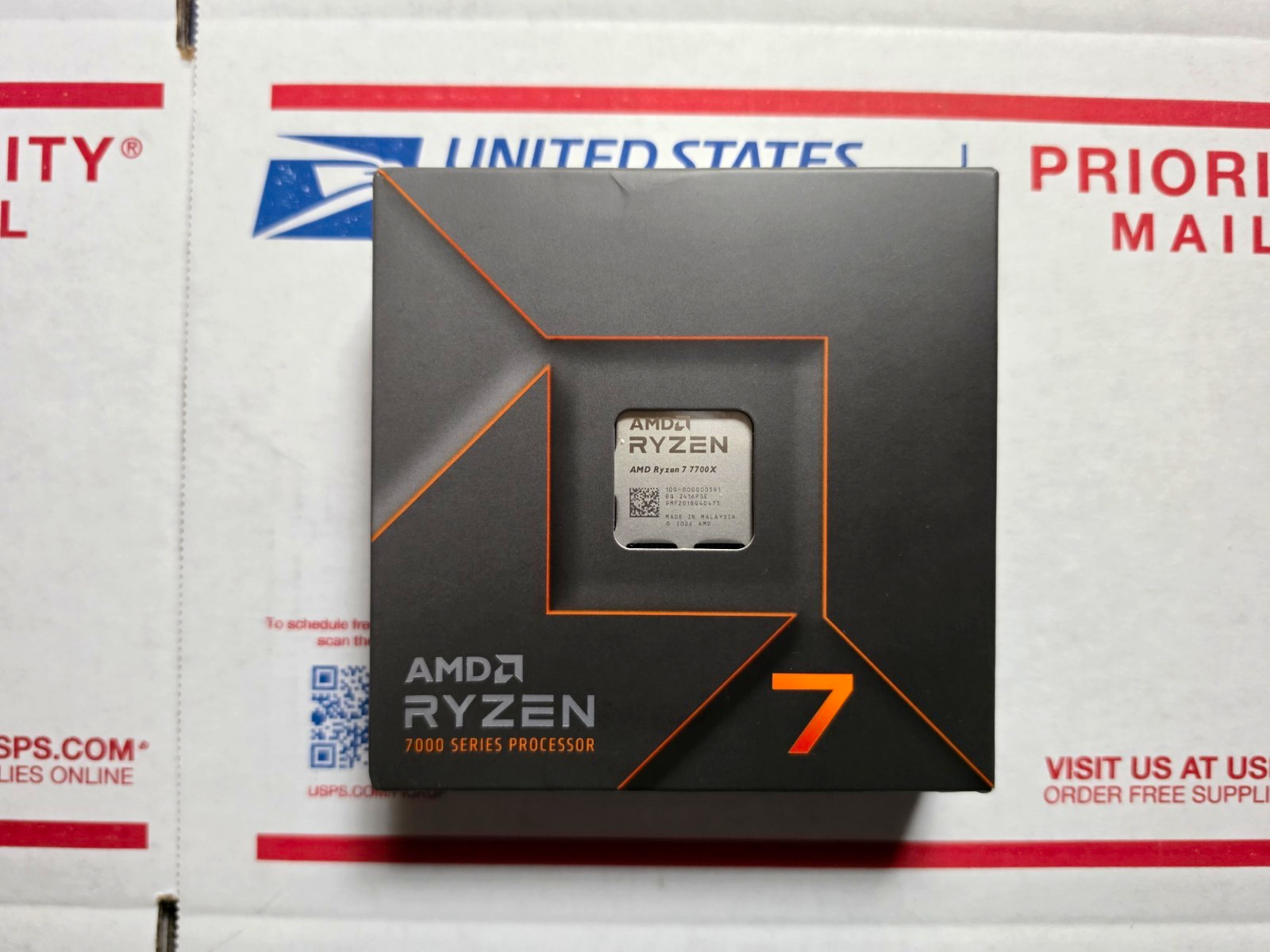 AMD Ryzen 7 7700X 8-Core - 16-Thread 4.5GHz (5.4 GHz Max Boost) AM5 Processor