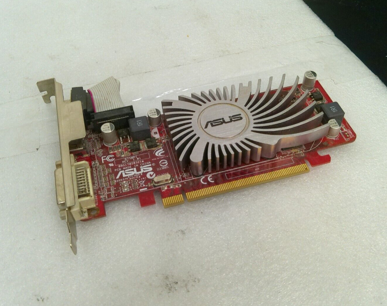 Asus Radeon EAH5450 SILENT/DI/512MD2/LP VGA Graphics Card B750PI
