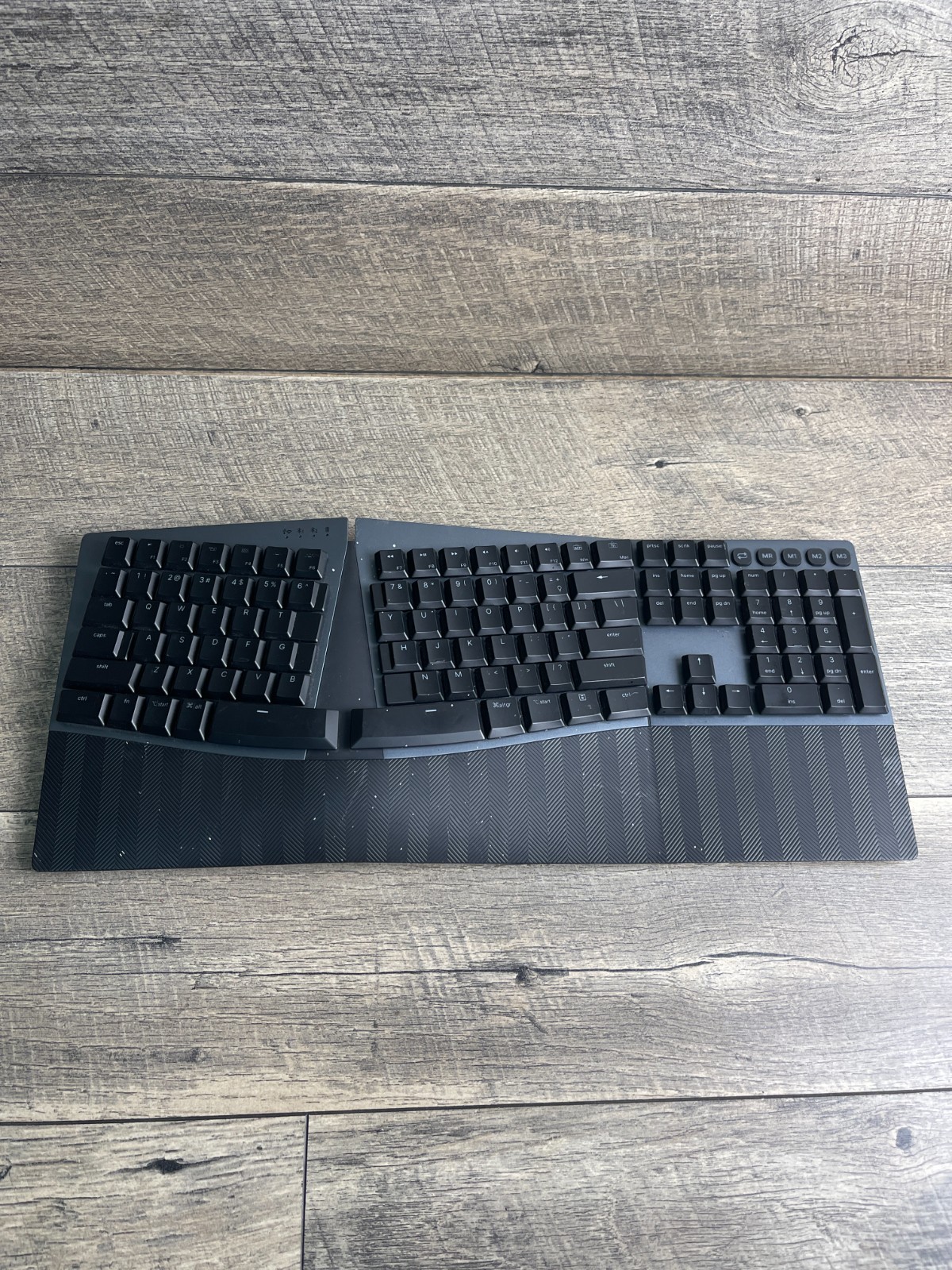 Perixx PERIBOARD-835 Wireless Mechanical Keyboard Black Ergonomic RGB Lighting