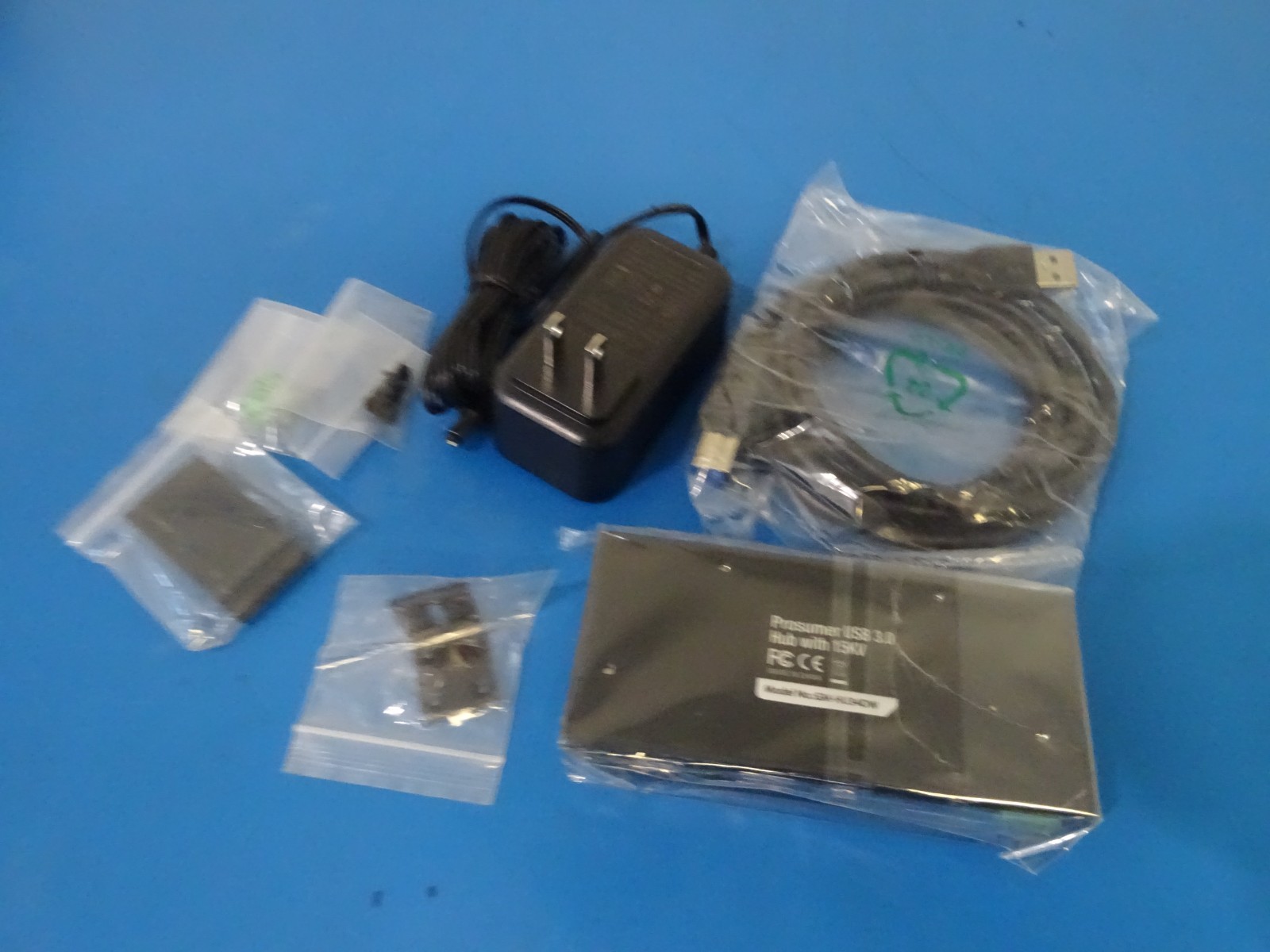 Gearmo 4-Port USB 3.2 Gen 1 Industrial Hub w/ 15KV ESD Protection GM-HU34DW
