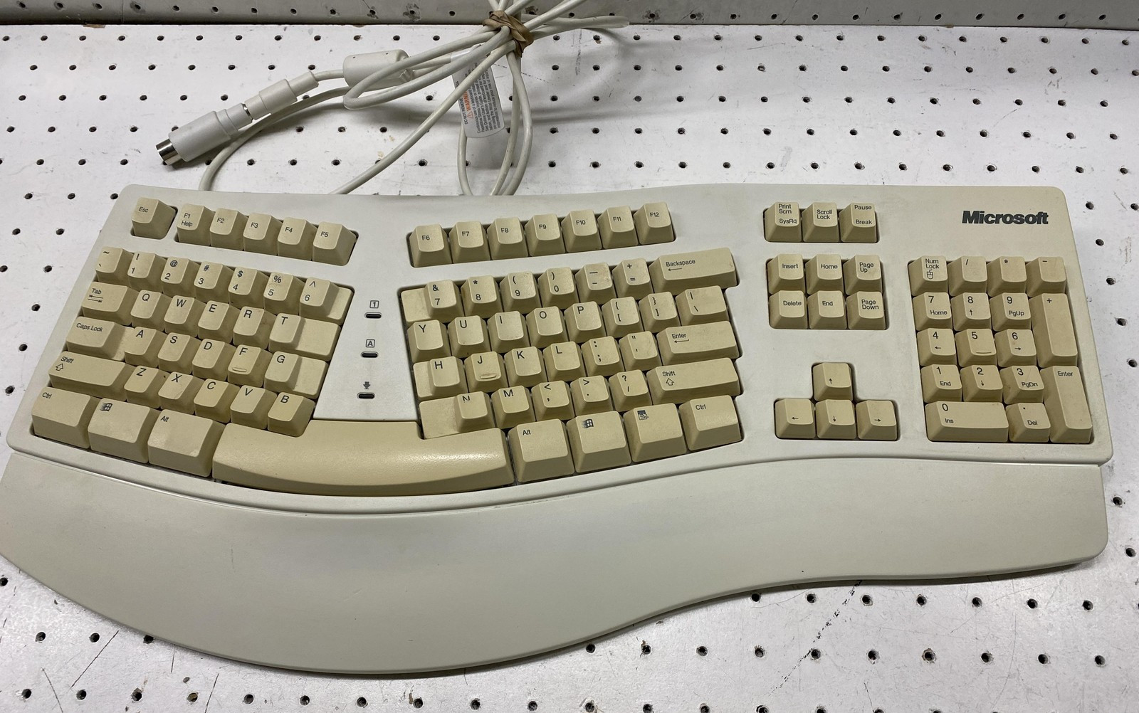 Vintage Microsoft Natural Keyboard 59758 PS/2 Beige QWERTY Ergonomic E03786USDSP