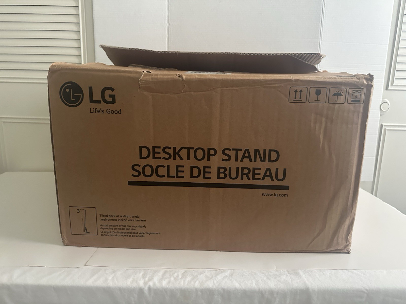 LG Electronics SR-G3WU8377 Stand & Back Cover for LG G3 83/77 Inch-Open Box