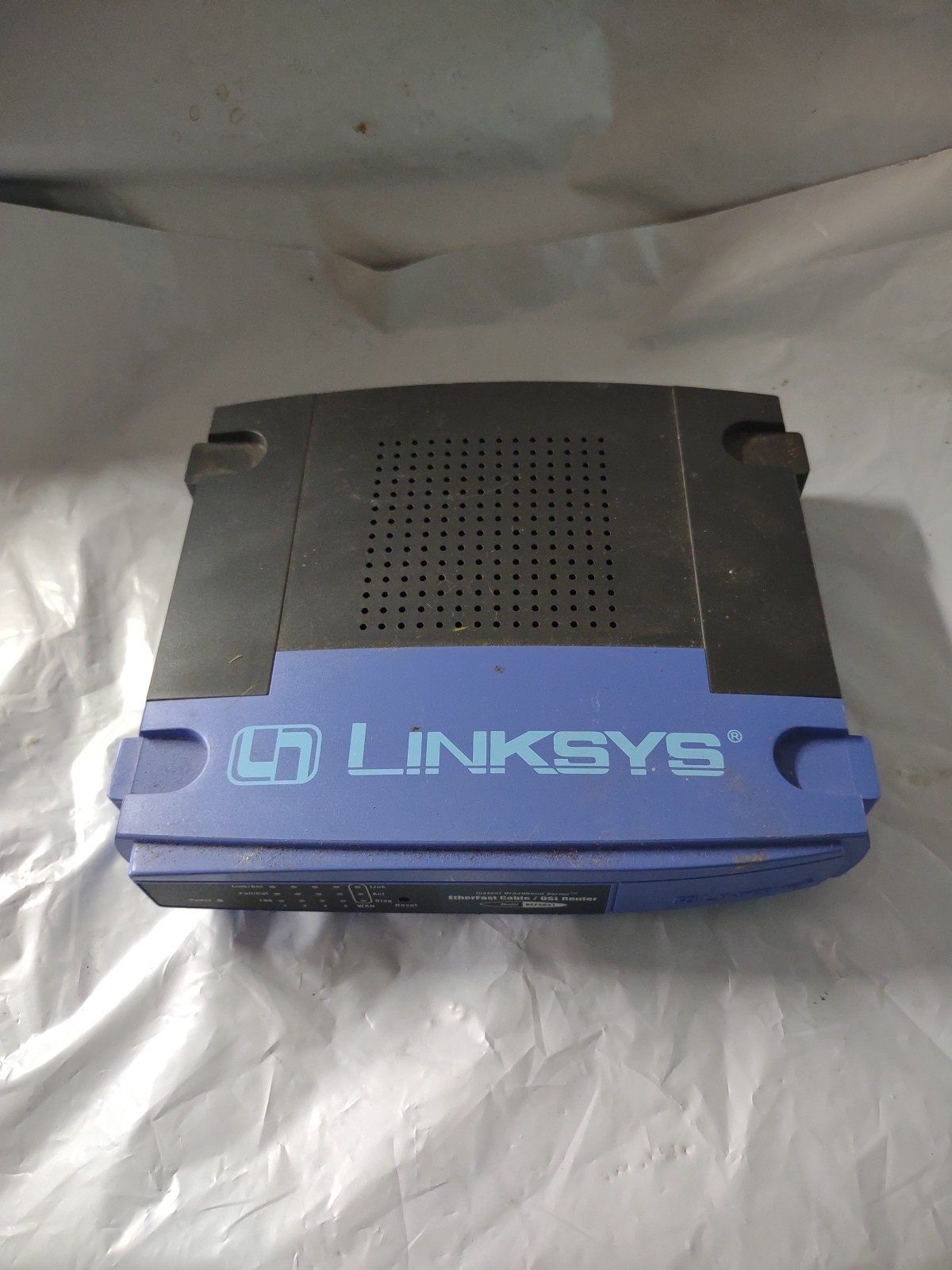 LINKSYS EFAH16W EtherFast 10/100 16-Port Workgroup Hub, No Wires 