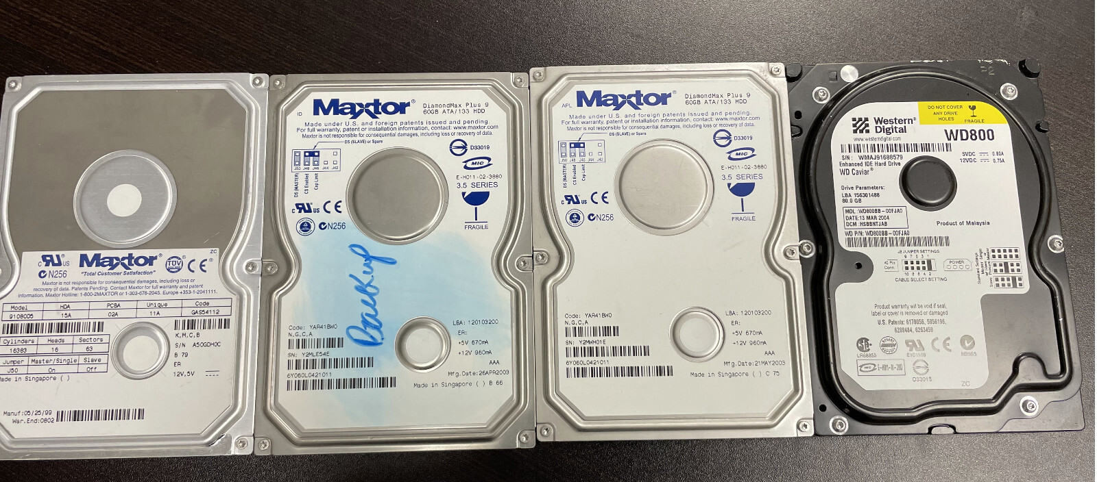 A lot of  IDE 3.5 in internal harddrive, 2.91 GB, 10GB, 57.2 GB and 57.2GB