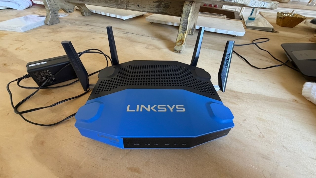 Linksys WRT 1900 ACS AC1900 Dual-Band Gigabit Wi-Fi Router