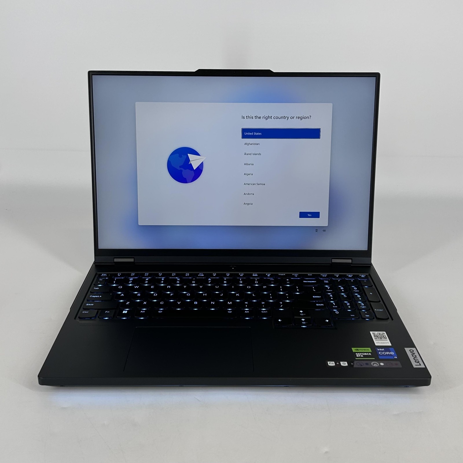Lenovo Legion Pro 7i Gen 8 16 QHD+ 2.2GHz i9-13900HX 32GB 1TB/1TB  RTX 4080