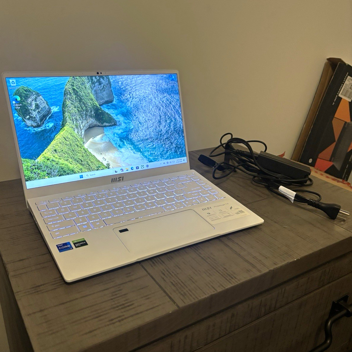MSI Prestige 14  i7-1185G7 16GB DDR4 RAM 1TB SSD GTX 1650 Max-Q READ