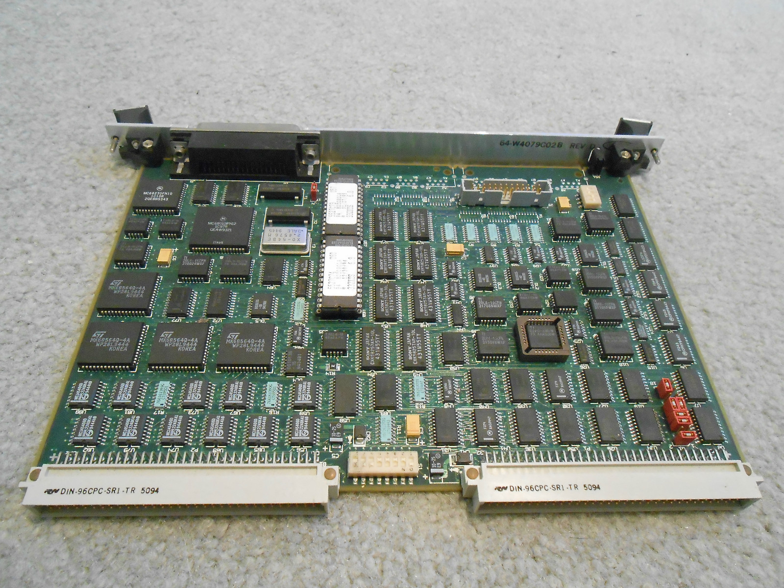 MOTOROLA MVME332PA1 SINGLE PARALLEL PORT VME MODULE (MVME332XT) - USED
