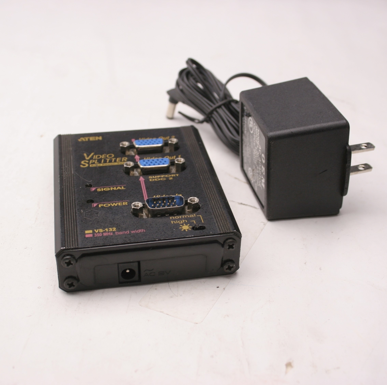 Aten VS-132 Video Splitter With Auto Power Save 1 VGA In, 2 VGA Out