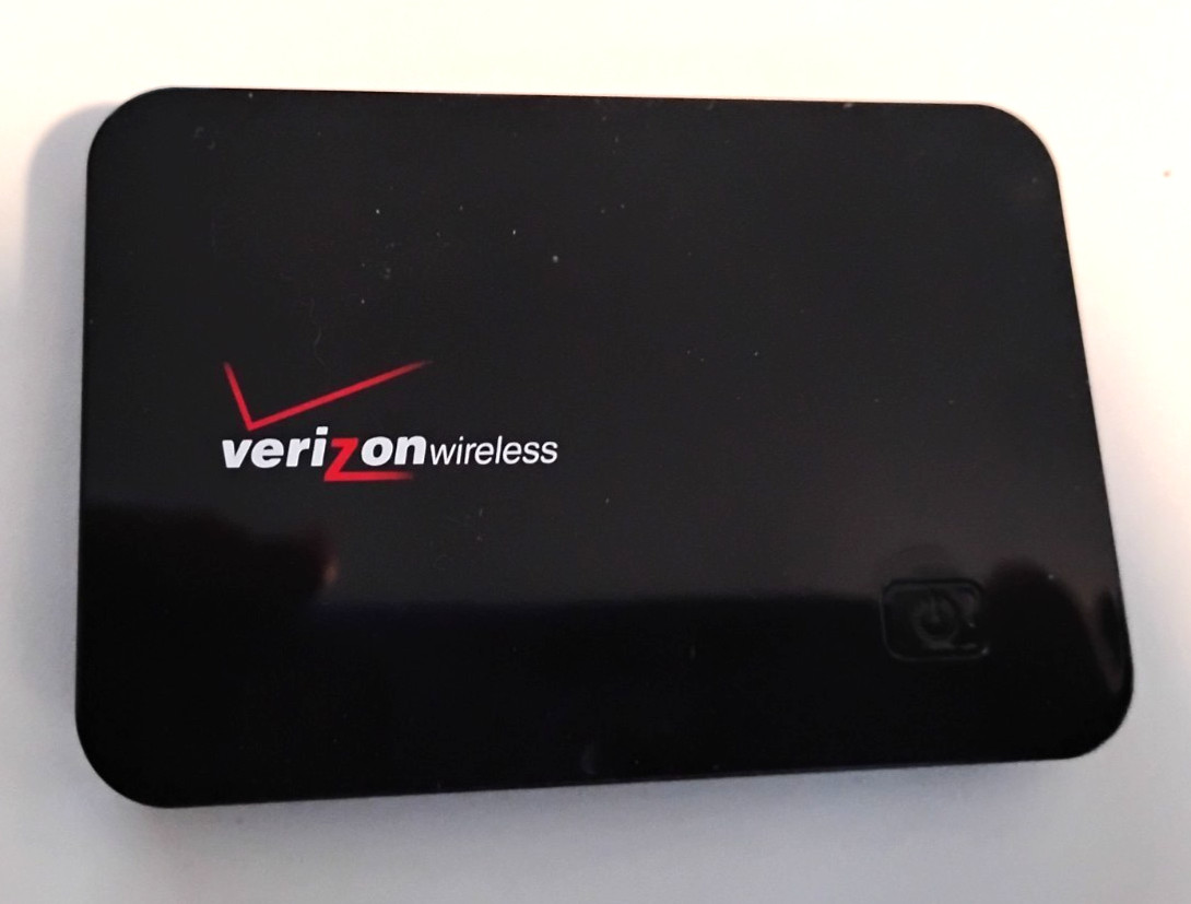Novatel Verizon MiFi 2200 Mobile Hotspot 3G Wireless CDMA Router Jetpack + Books