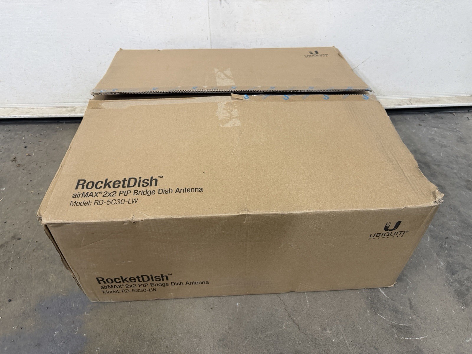 Ubiquiti RocketDish RD-5G30-LW airMAX 2x2 PtP Bridge Dish Antenna - White