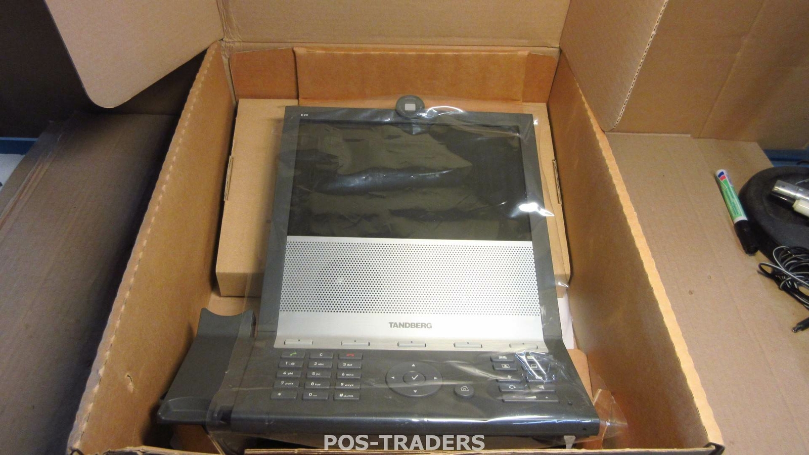 Cisco Tandberg E20 TTC7-16 VoIP Video Conference Phone Telephone 10.6" LCD asNEW