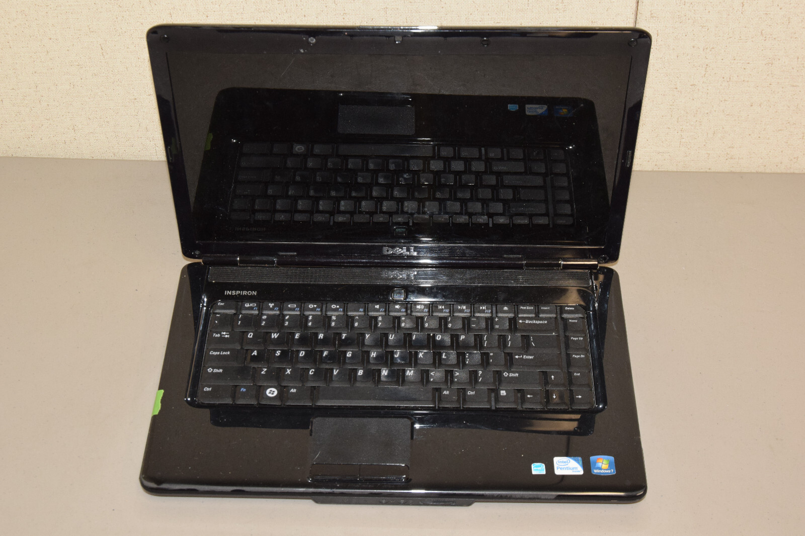 DEAD JUNK Dell Inspiron 1545 15.4" Laptop Incomplete AS IS Parts Repair