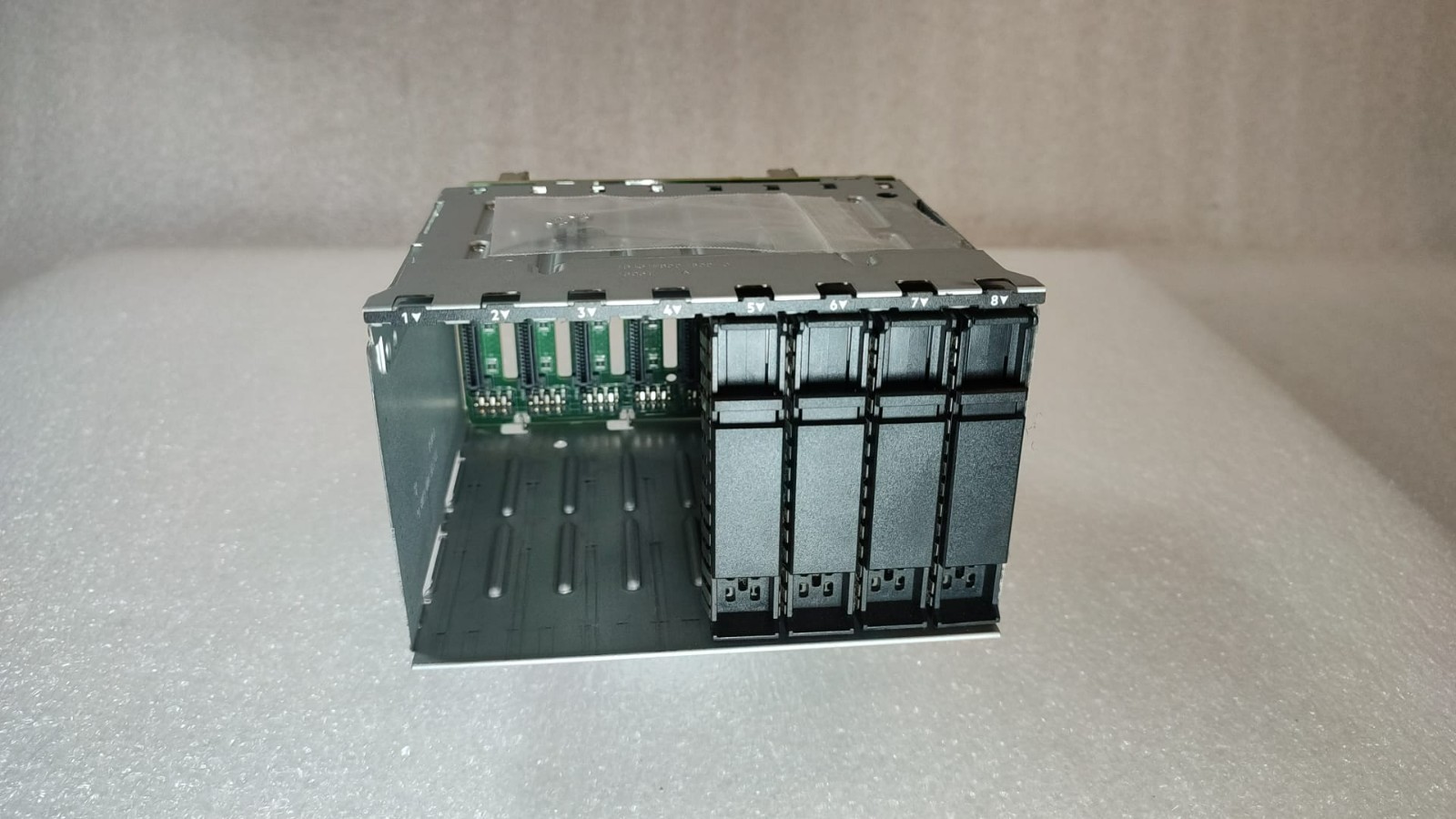 826691-B21 HPE DL38X Gen10 SFF Box1/2 Cage/Backplane Kit